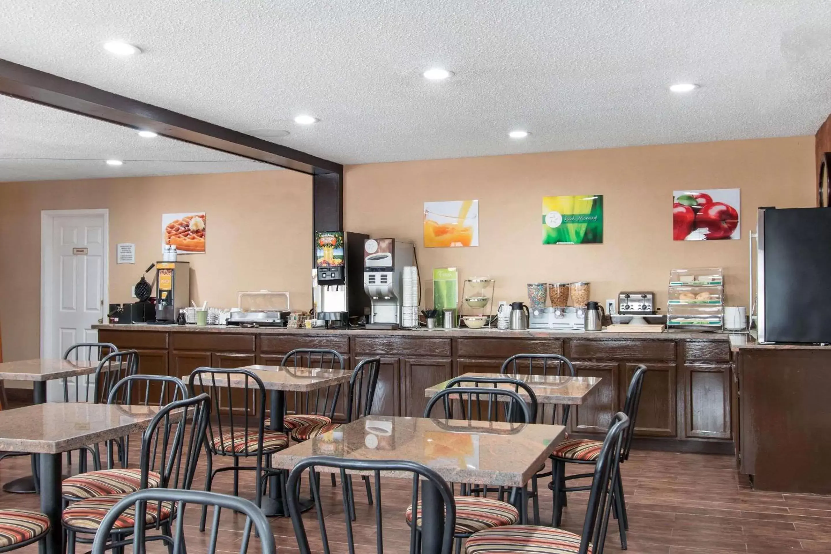 Restaurant/Places to Eat in Quality Inn & Suites I-35 near AT&T Center