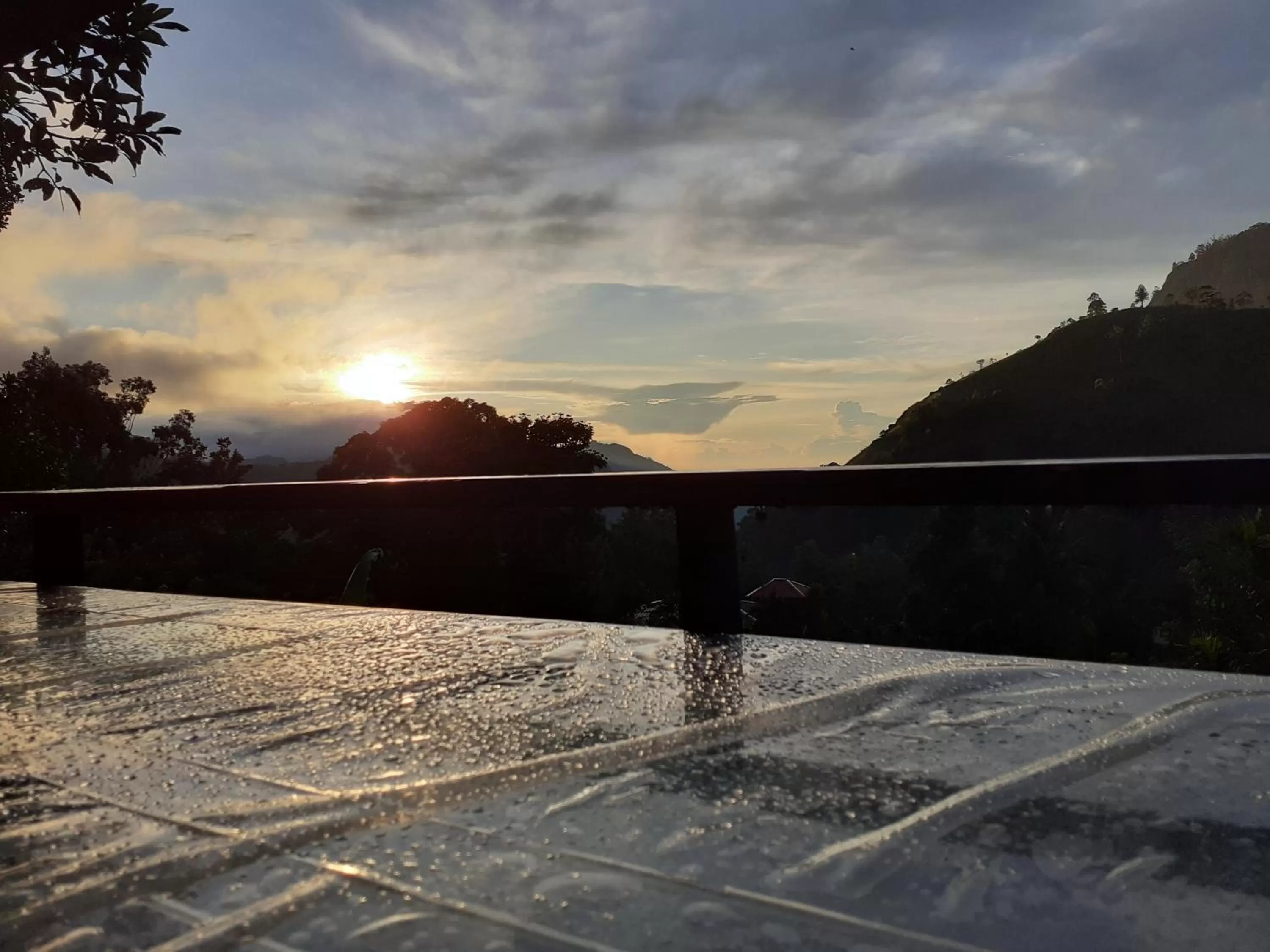 Sunrise in Dimuthu Home Stay