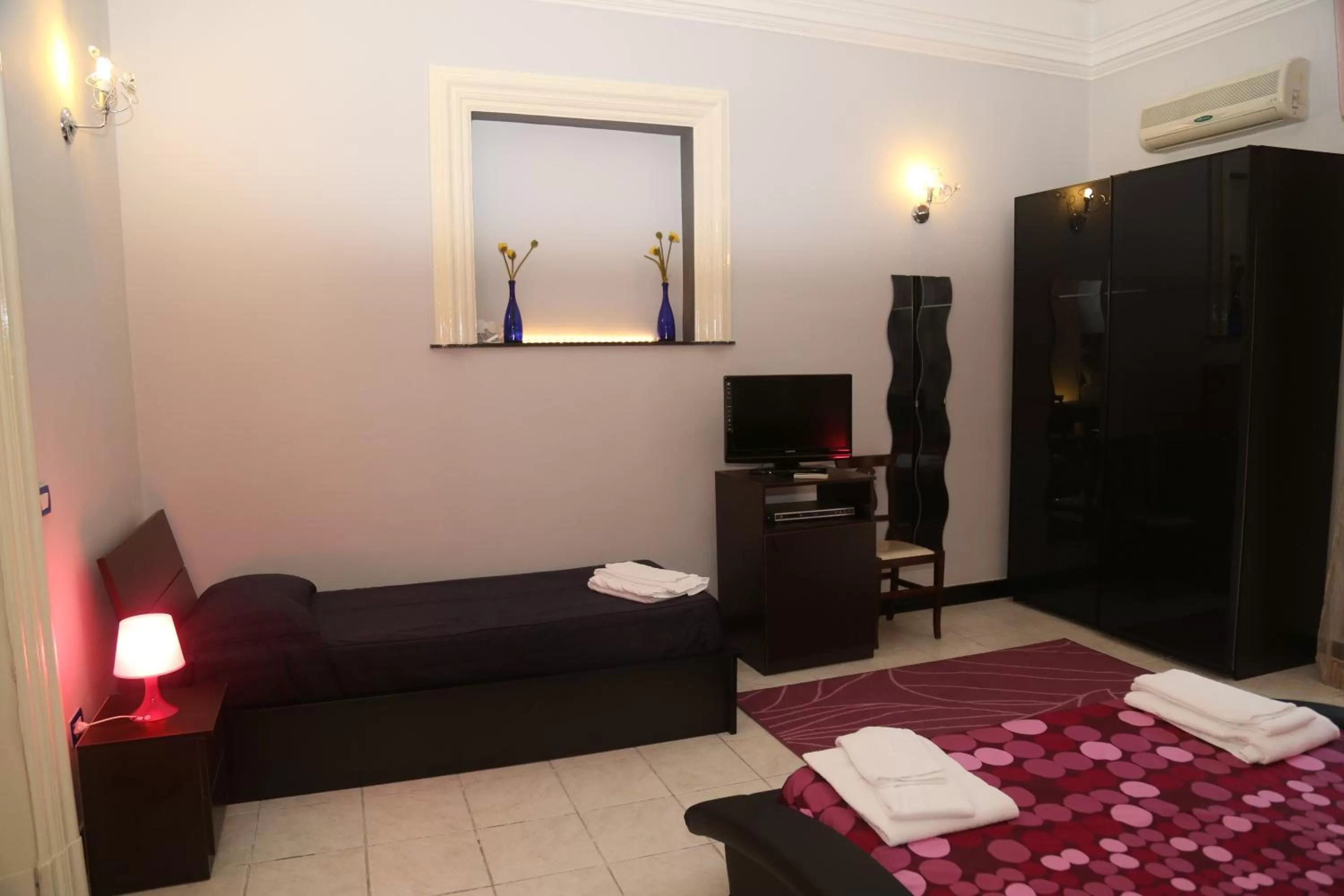 Bed in Hotel Sangiuliano 132 centro storico Catania