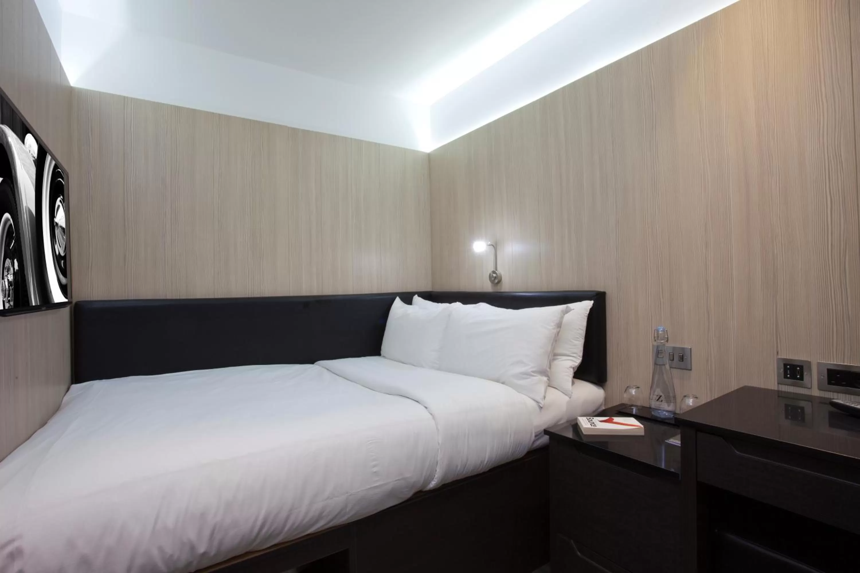 Queen Room without Window in The Z Hotel Piccadilly