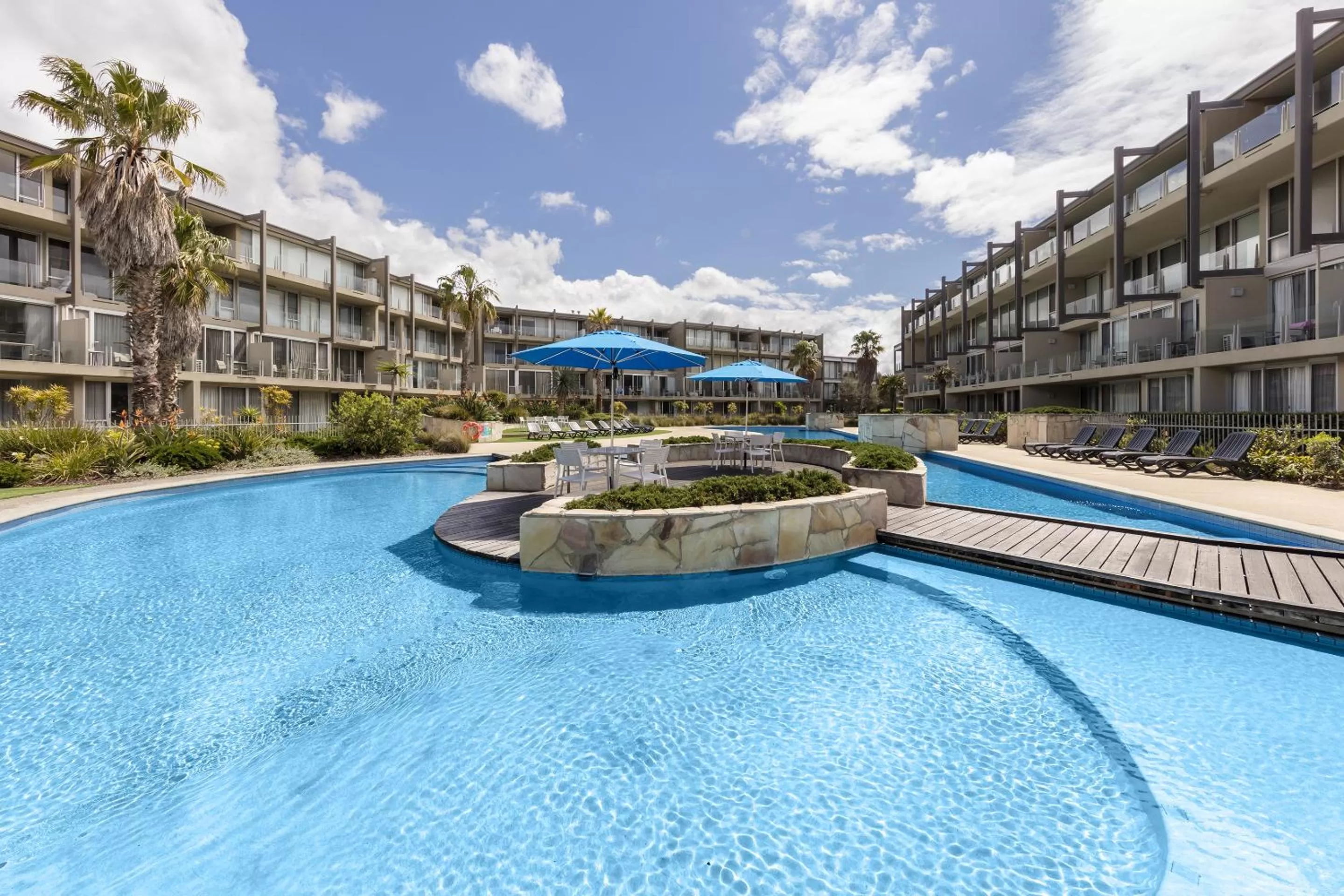 Swimming pool in Wyndham Resort Torquay
