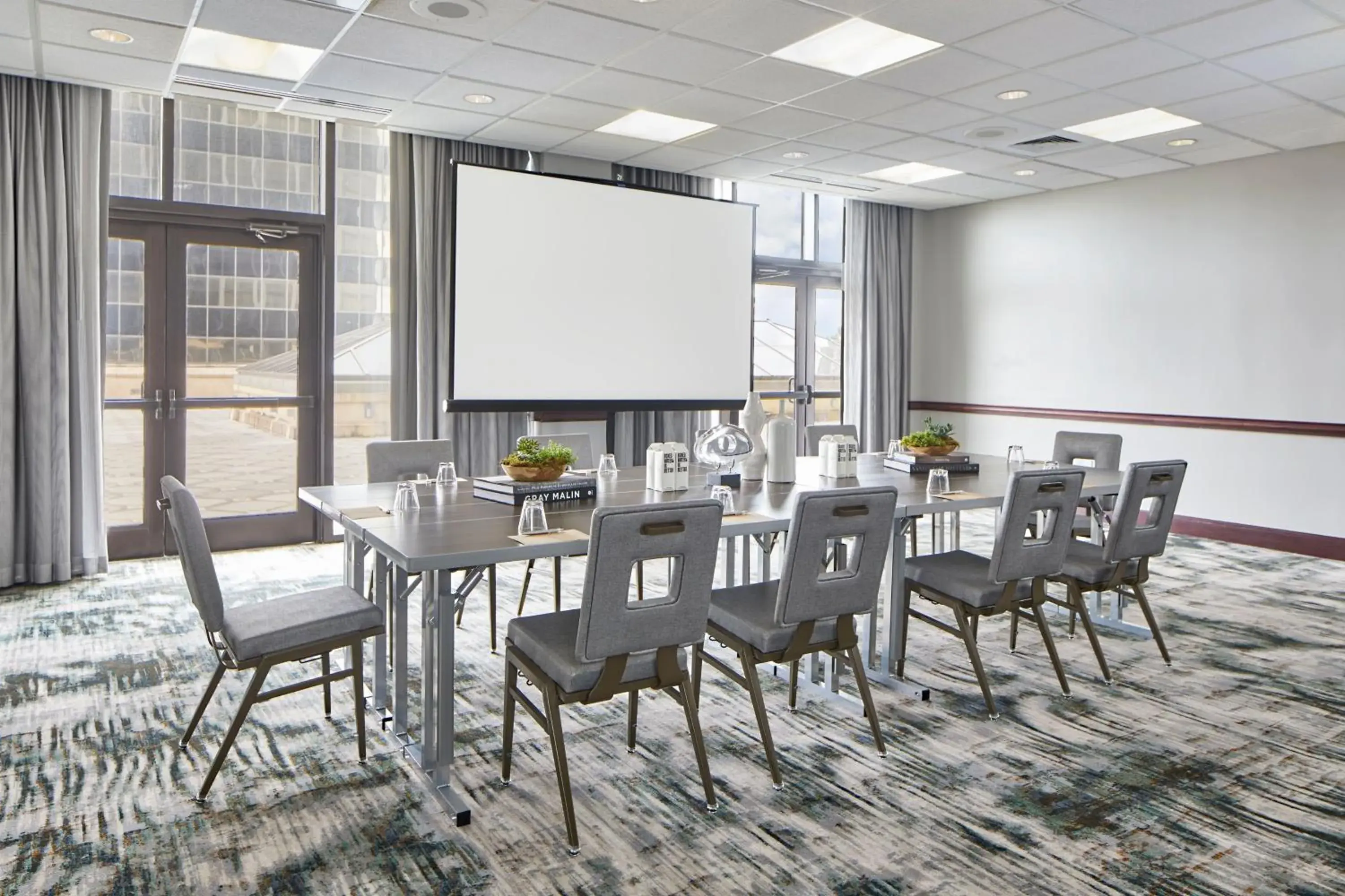 Meeting/conference room in Renaissance by Marriott Mobile Riverview Plaza Hotel