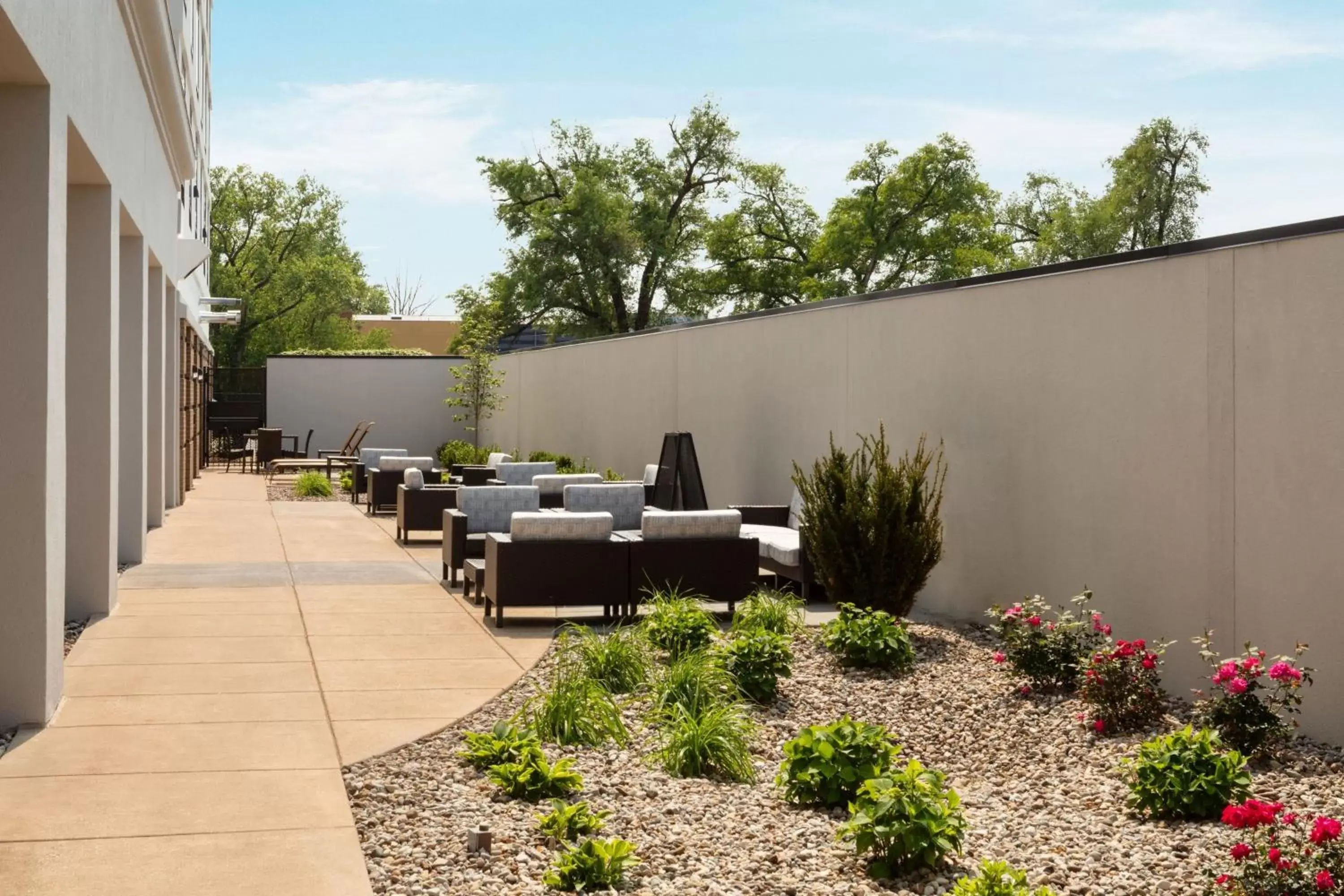 Property building in Courtyard Louisville Airport