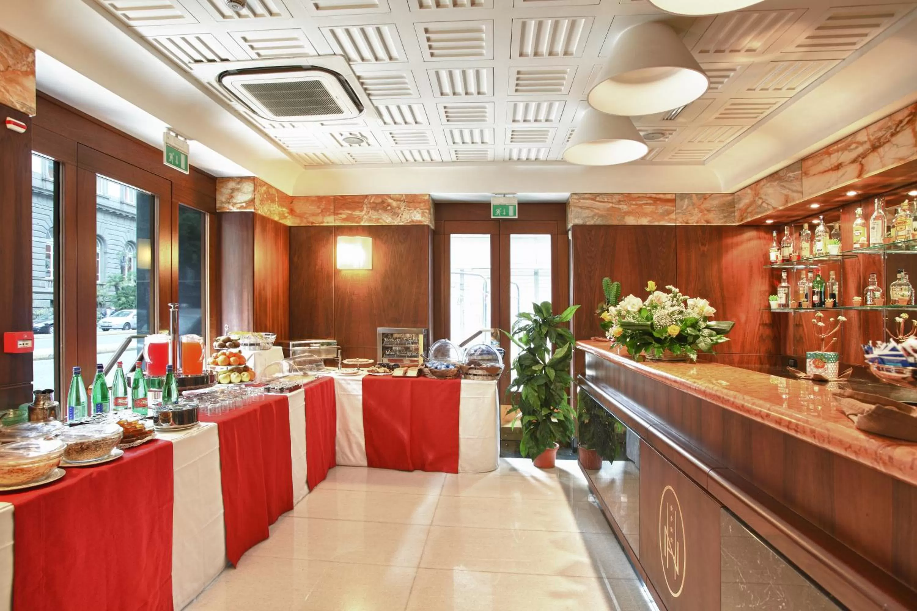 Lounge or bar in Hotel Naples