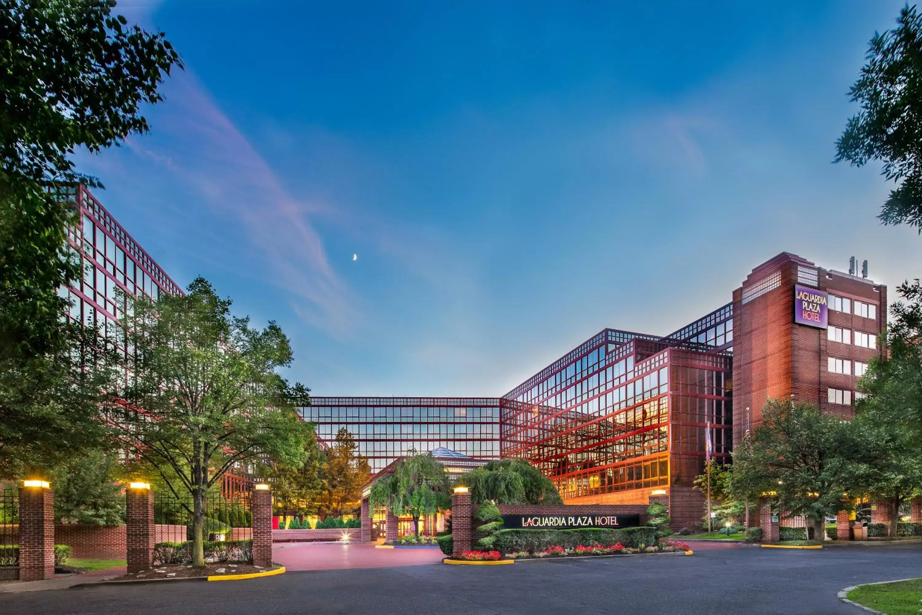 Facade/entrance, Property Building in LaGuardia Plaza Hotel