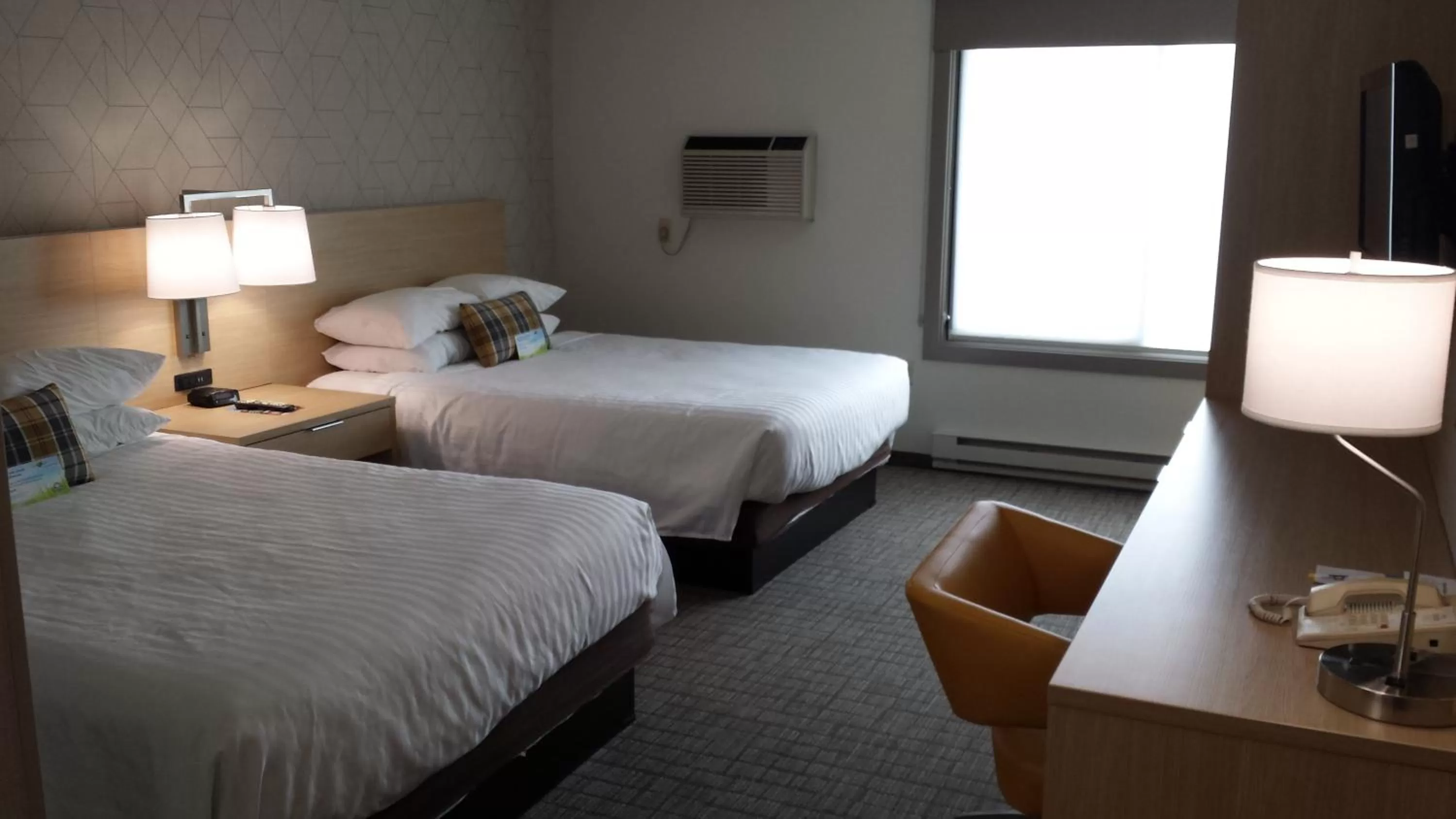Photo of the whole room, Bed in Days Inn & Suites by Wyndham Duluth by the Mall