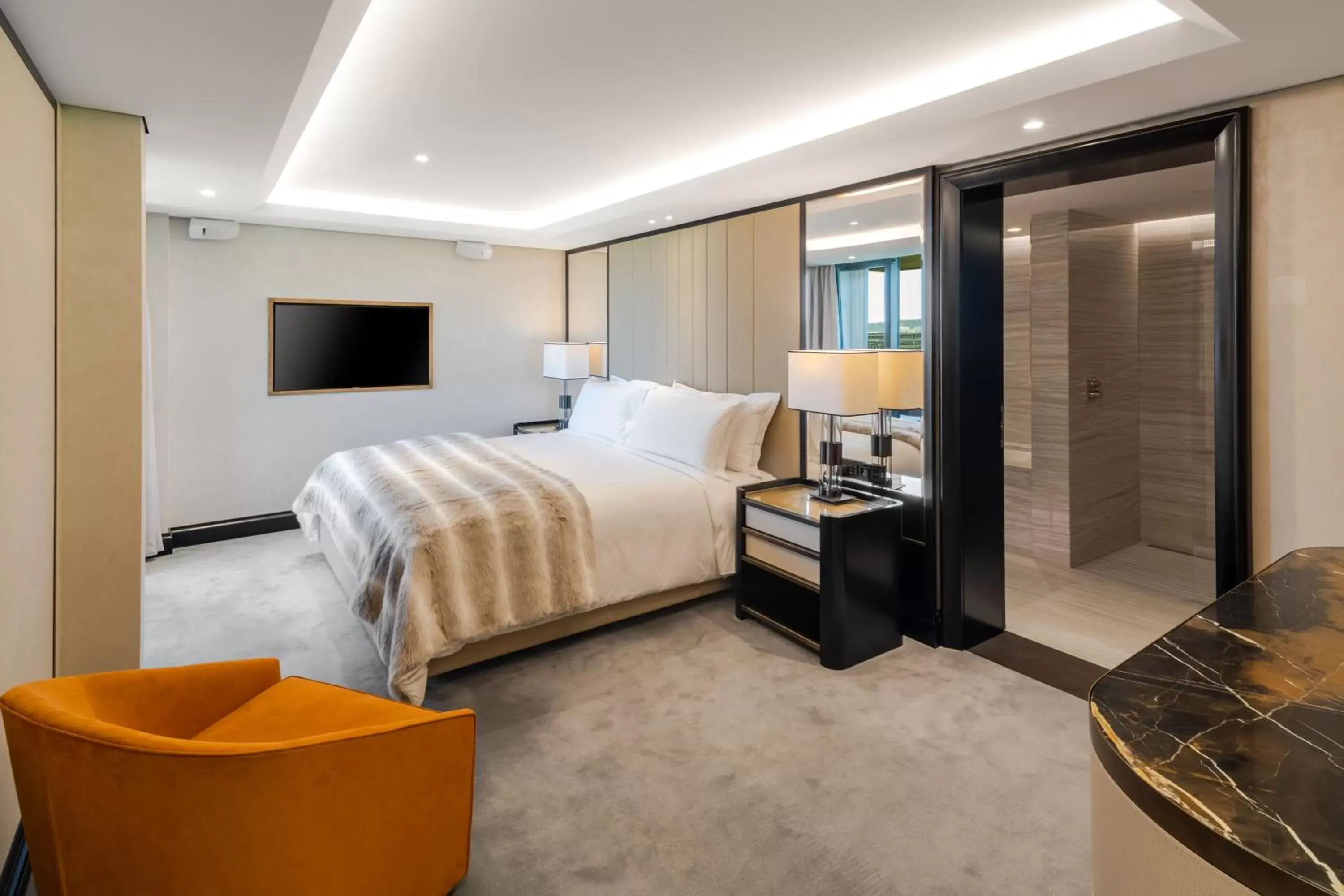 Bed in FIVE Zurich - Luxury City Resort