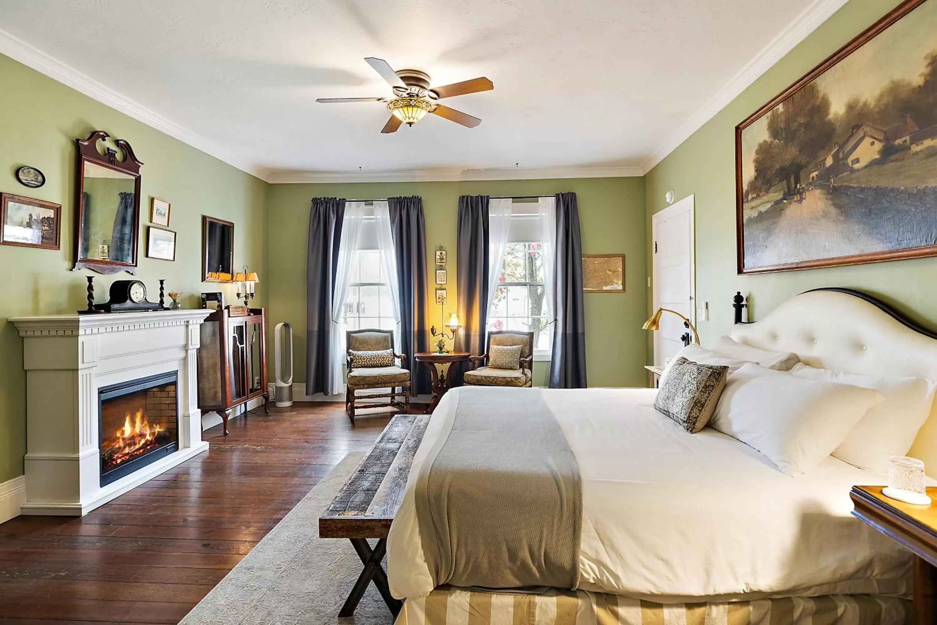 Bedroom in McCully House Inn