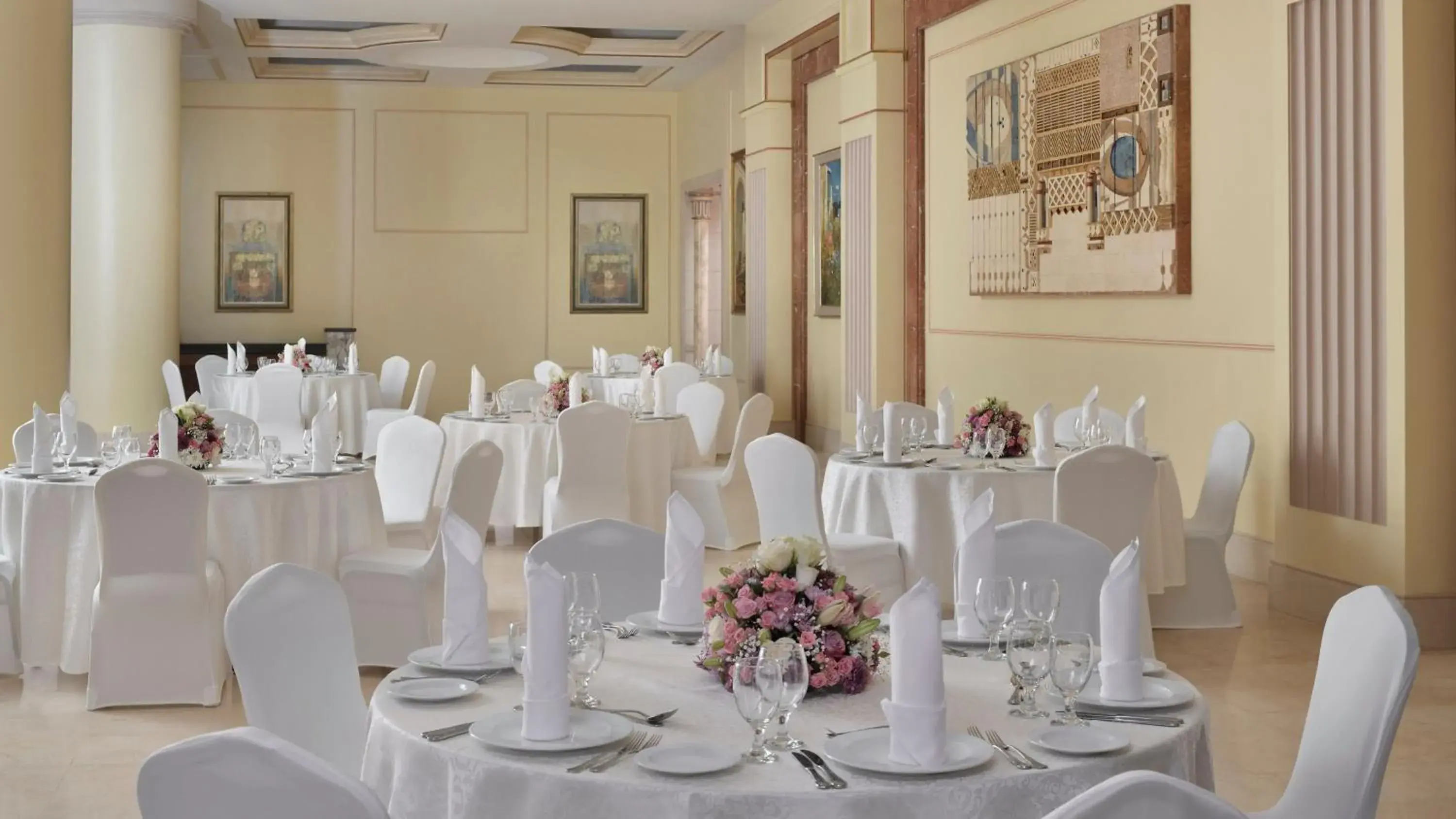 Banquet/Function facilities, Banquet Facilities in Dar Al Iman InterContinental