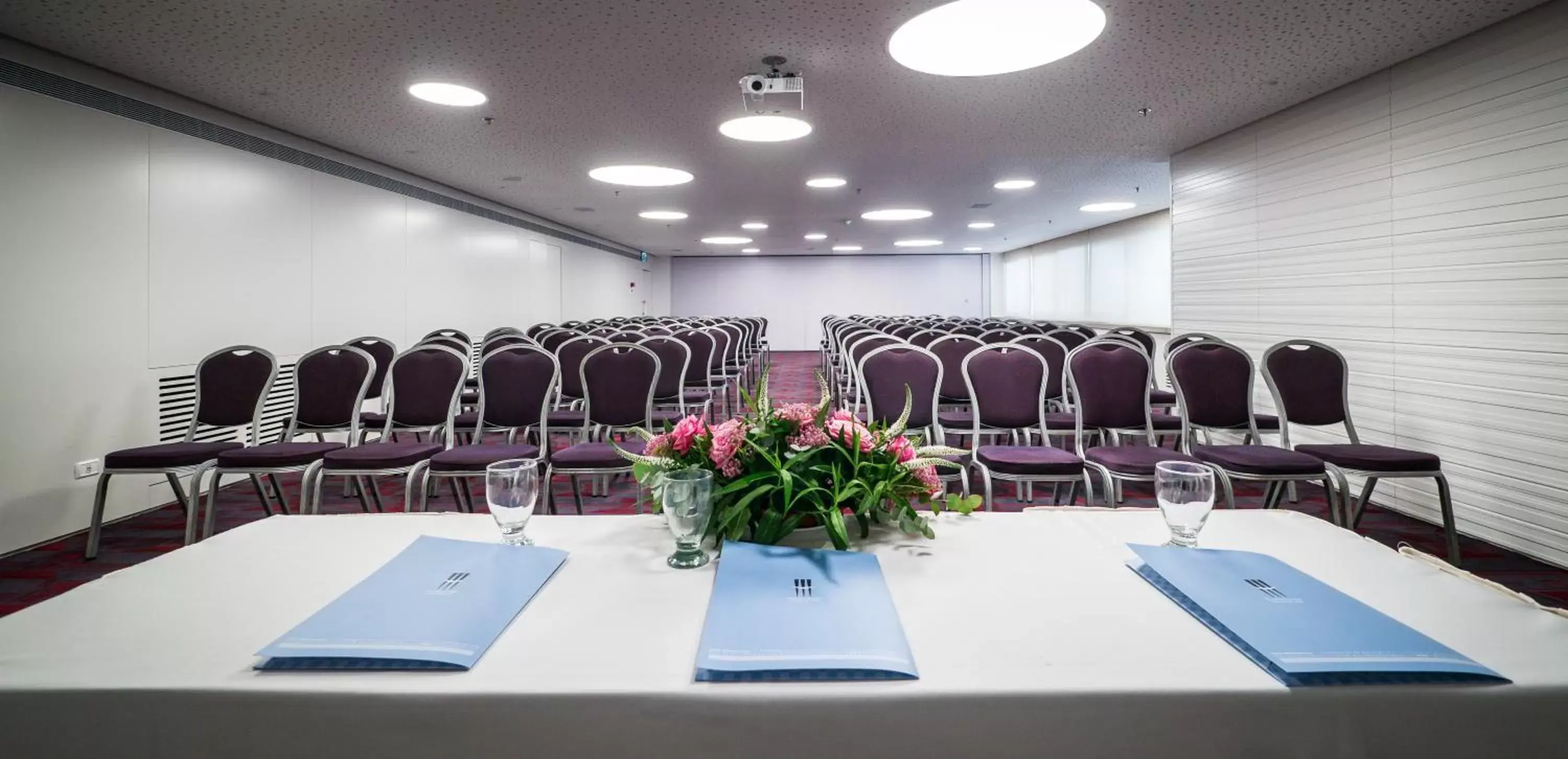 Meeting/conference room in Metropolitan Hotel