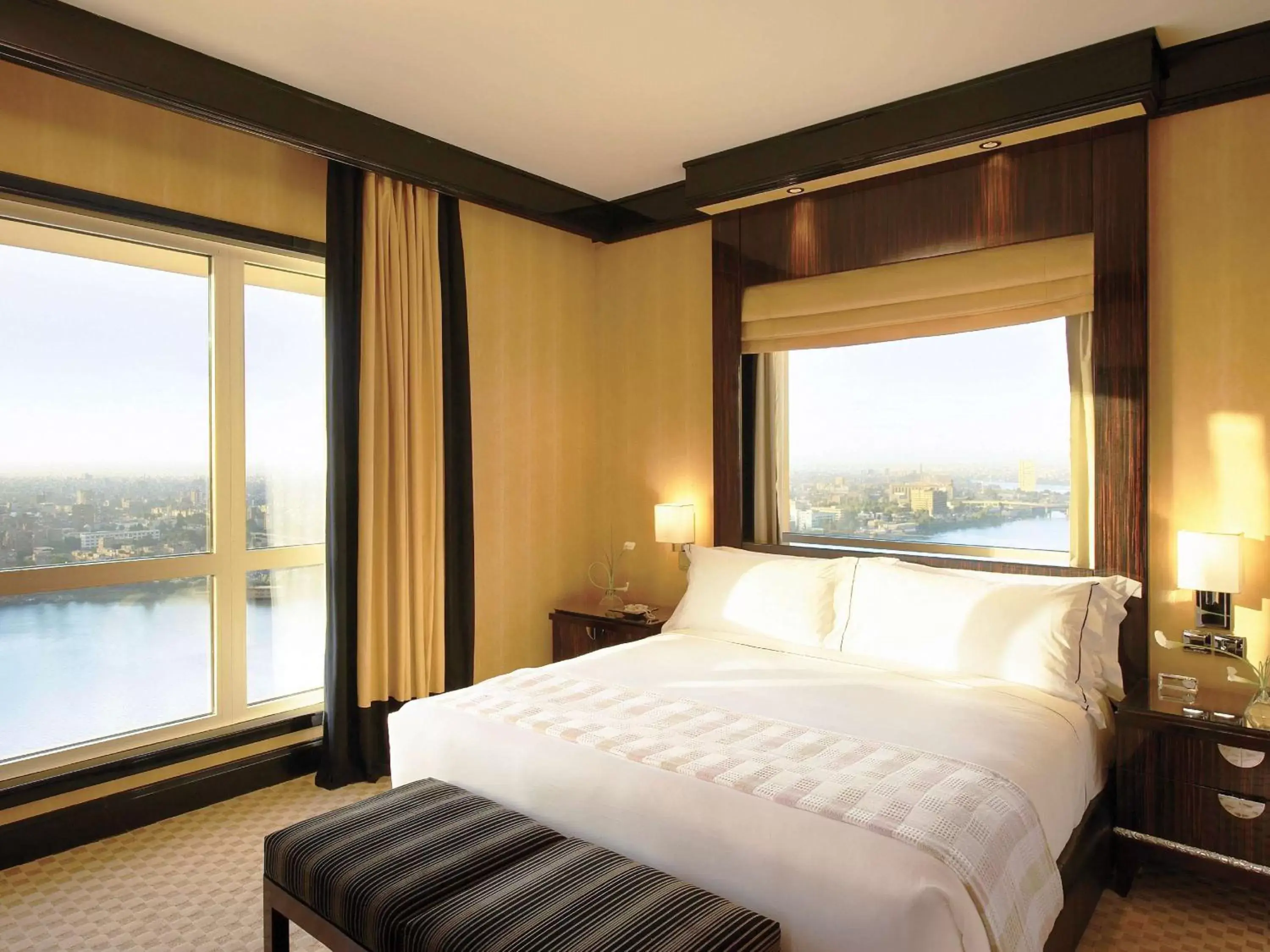 Photo of the whole room, Bed in Fairmont Nile City