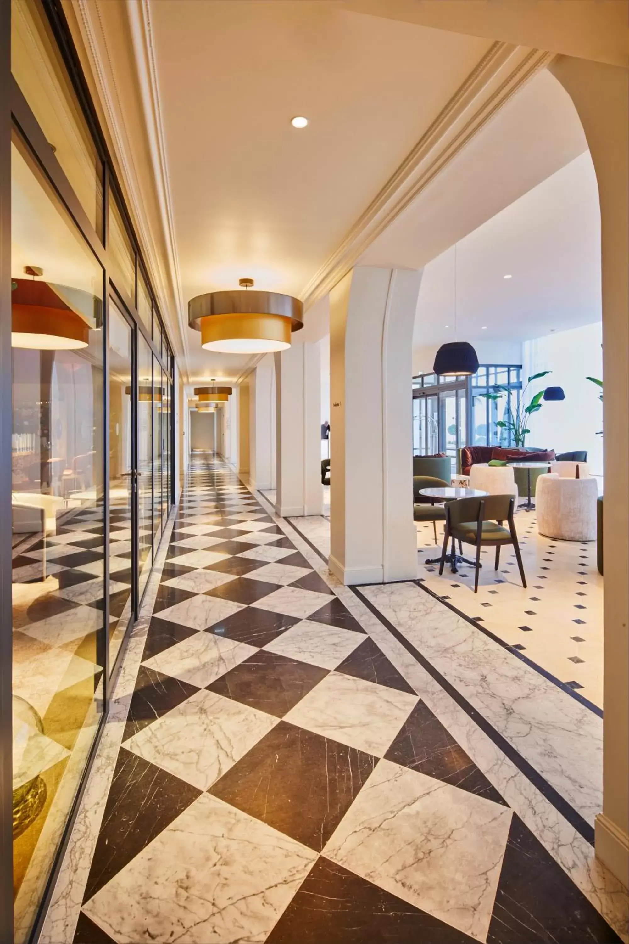 Lobby or reception in La Licorne Hotel & Spa Troyes MGallery