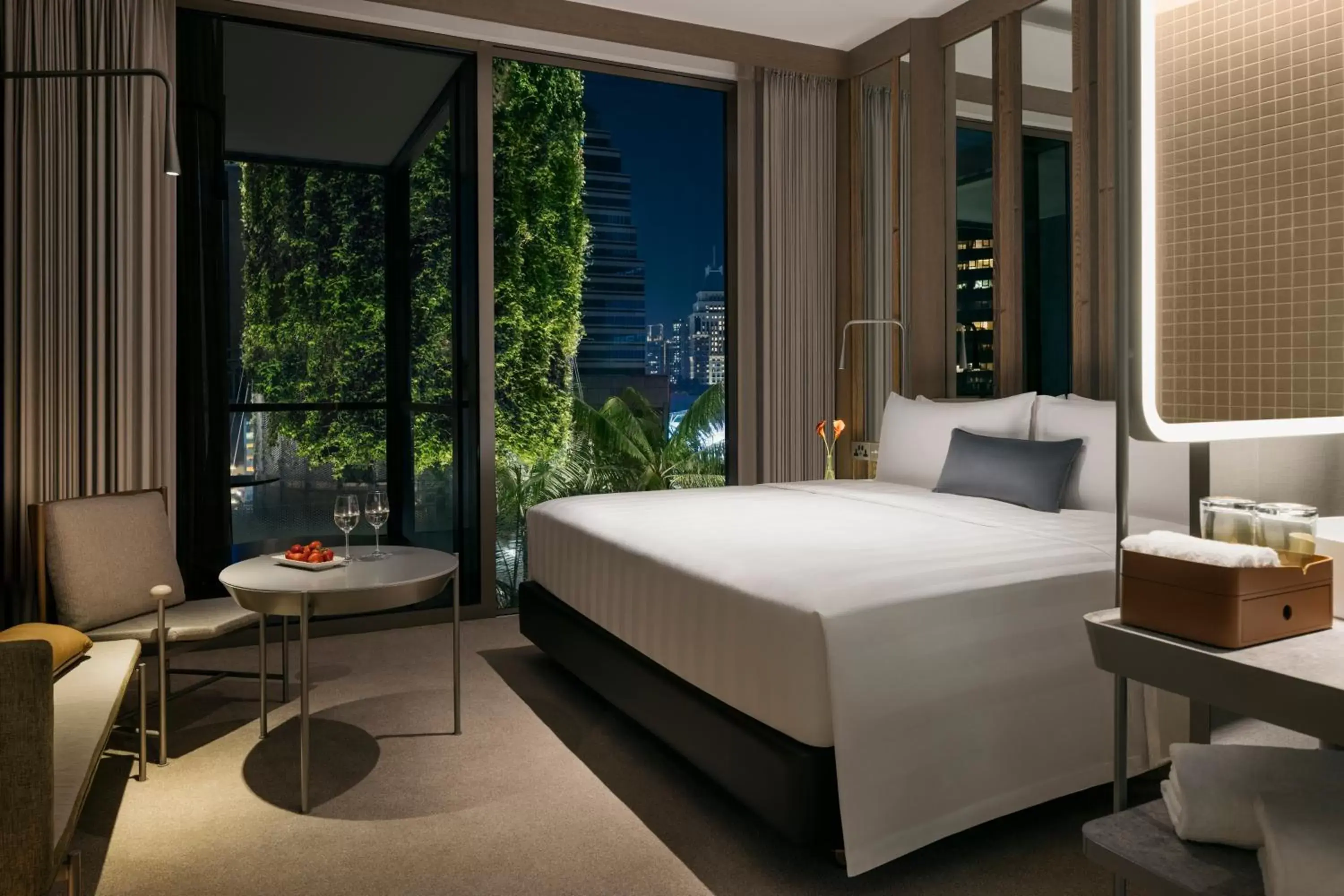 Balcony/Terrace, Bed in Pan Pacific Orchard