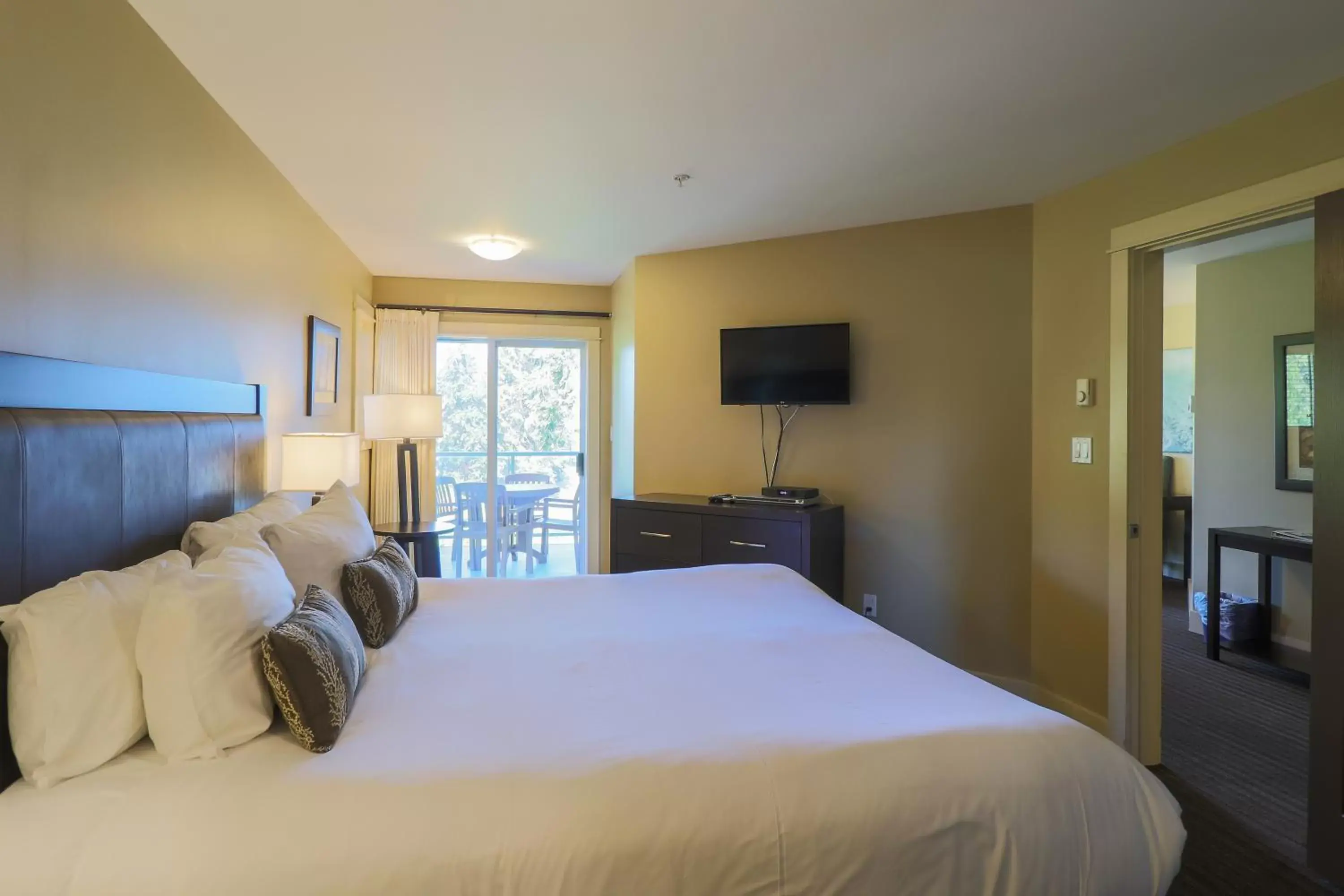 Bedroom in Pacific Shores Resort & Spa