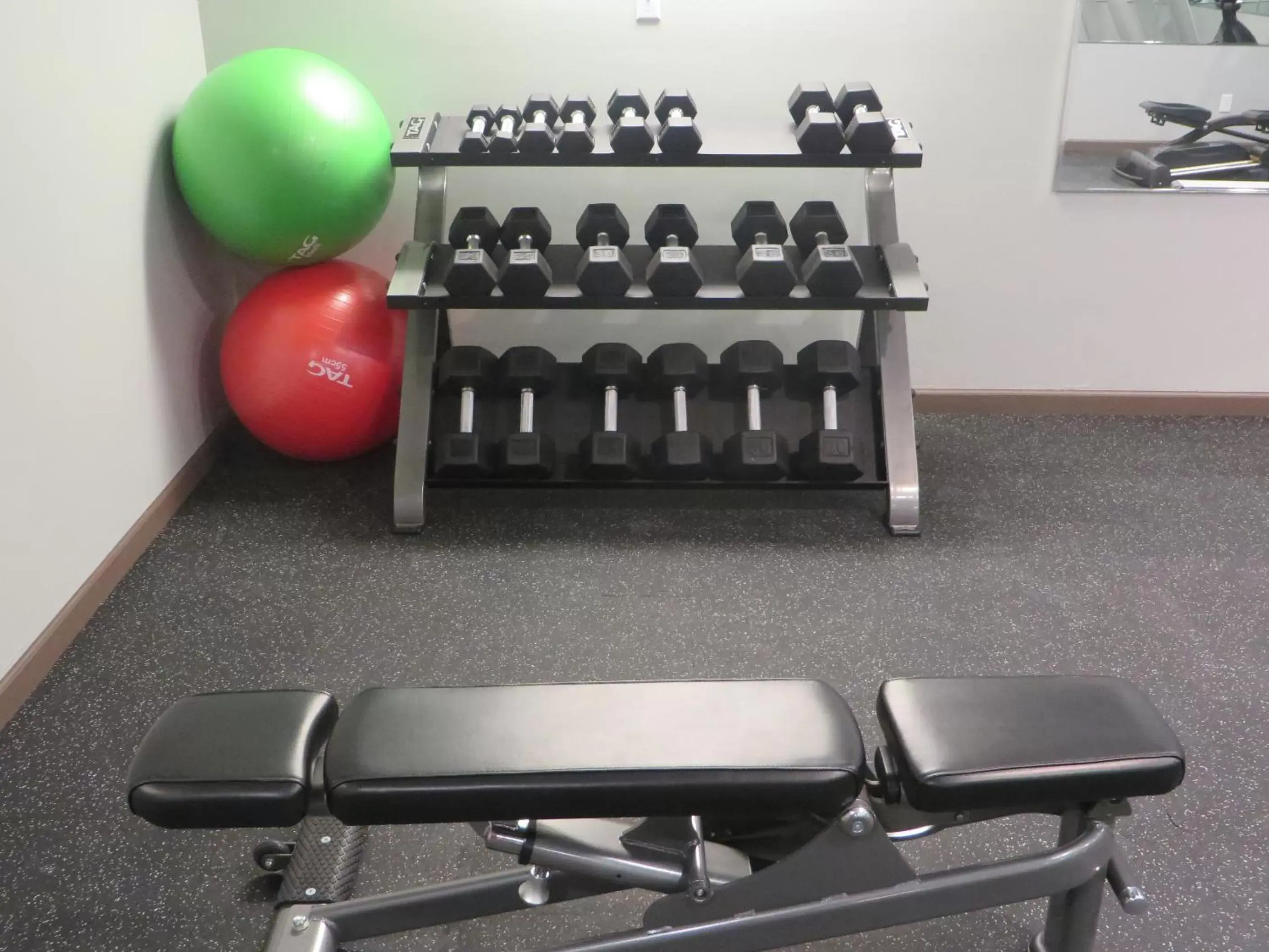Fitness centre/facilities, Fitness Center/Facilities in Ivy Court Inn and Suites