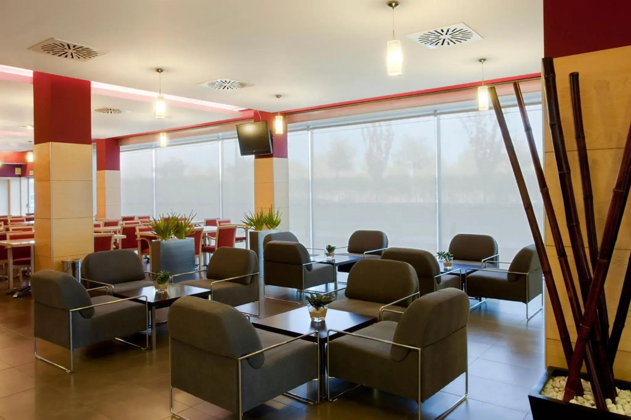 Restaurant/places to eat in Holiday Inn Express Madrid-Getafe
