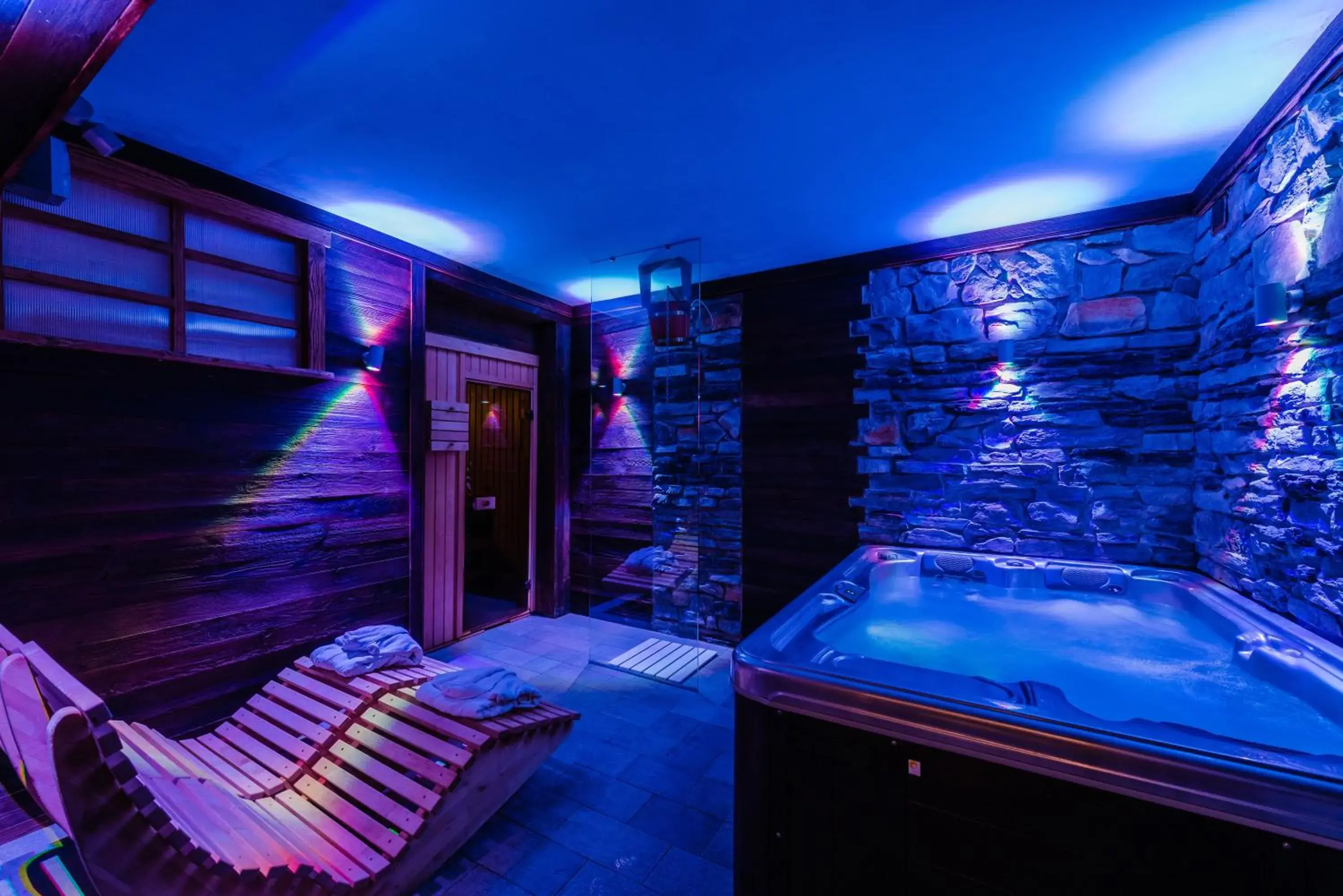 Hot Tub, Spa/Wellness in Hotel Au Soleil