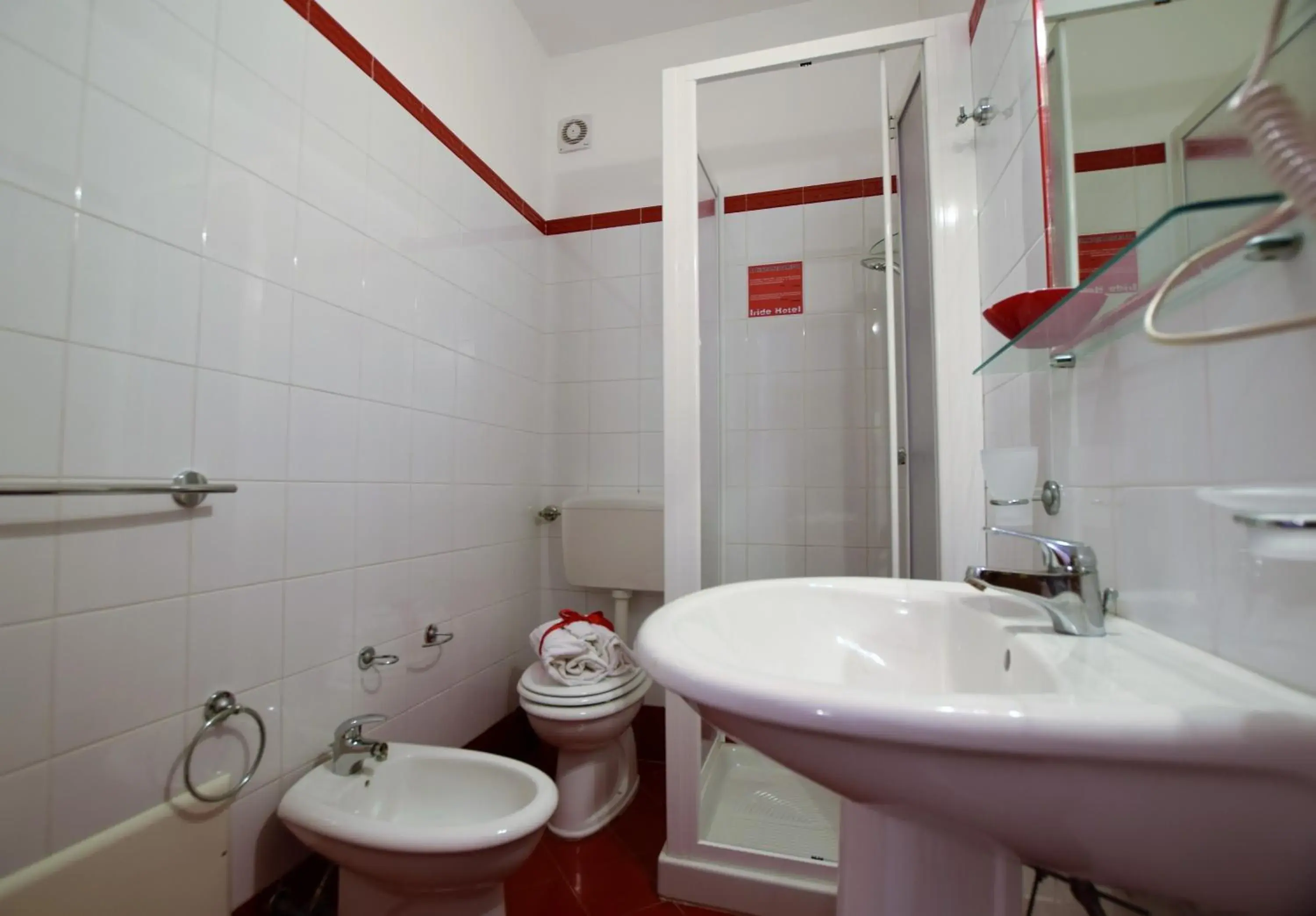 Bathroom in Hotel Iride by Marino Tourist