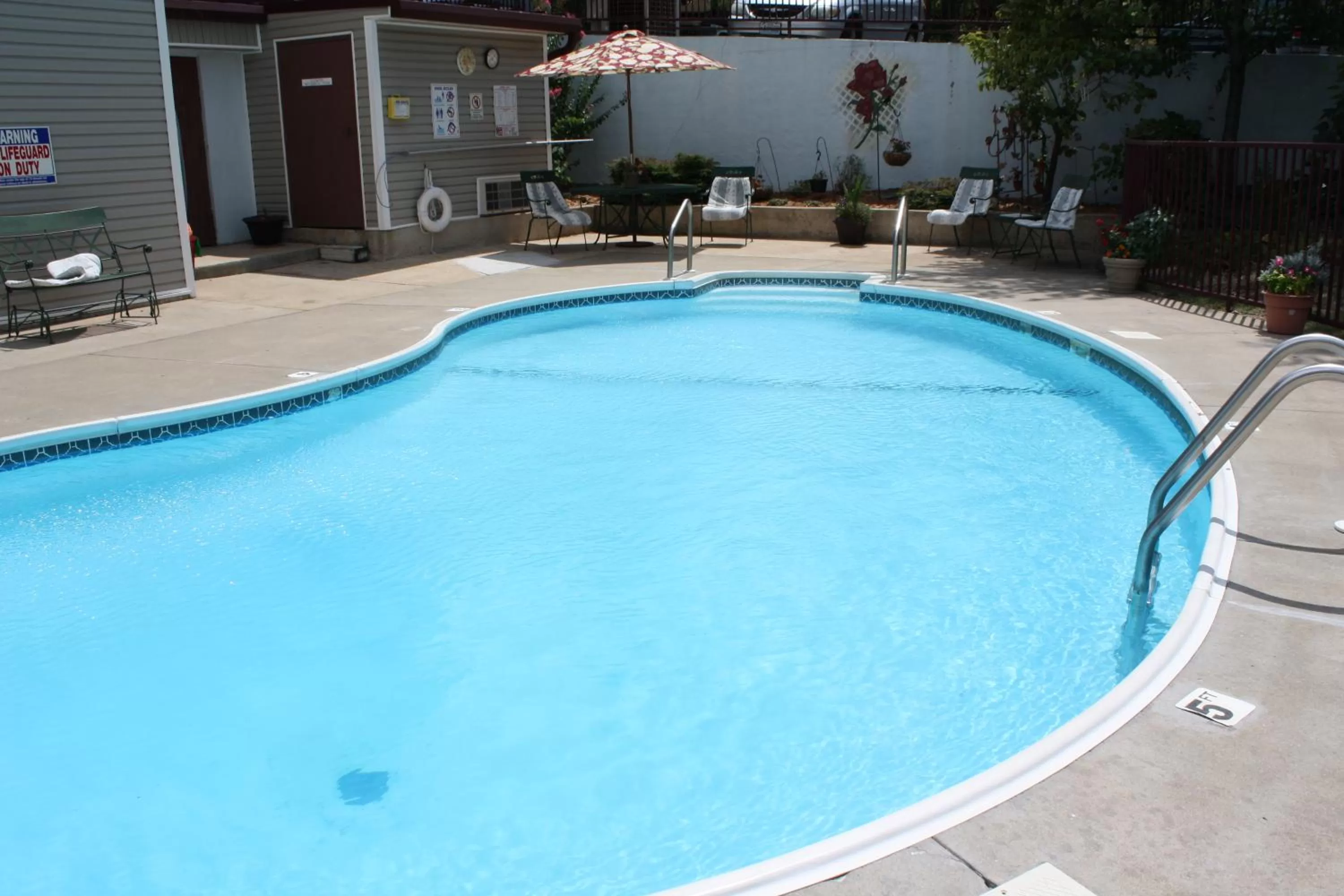 Property building in Rosebud Inn