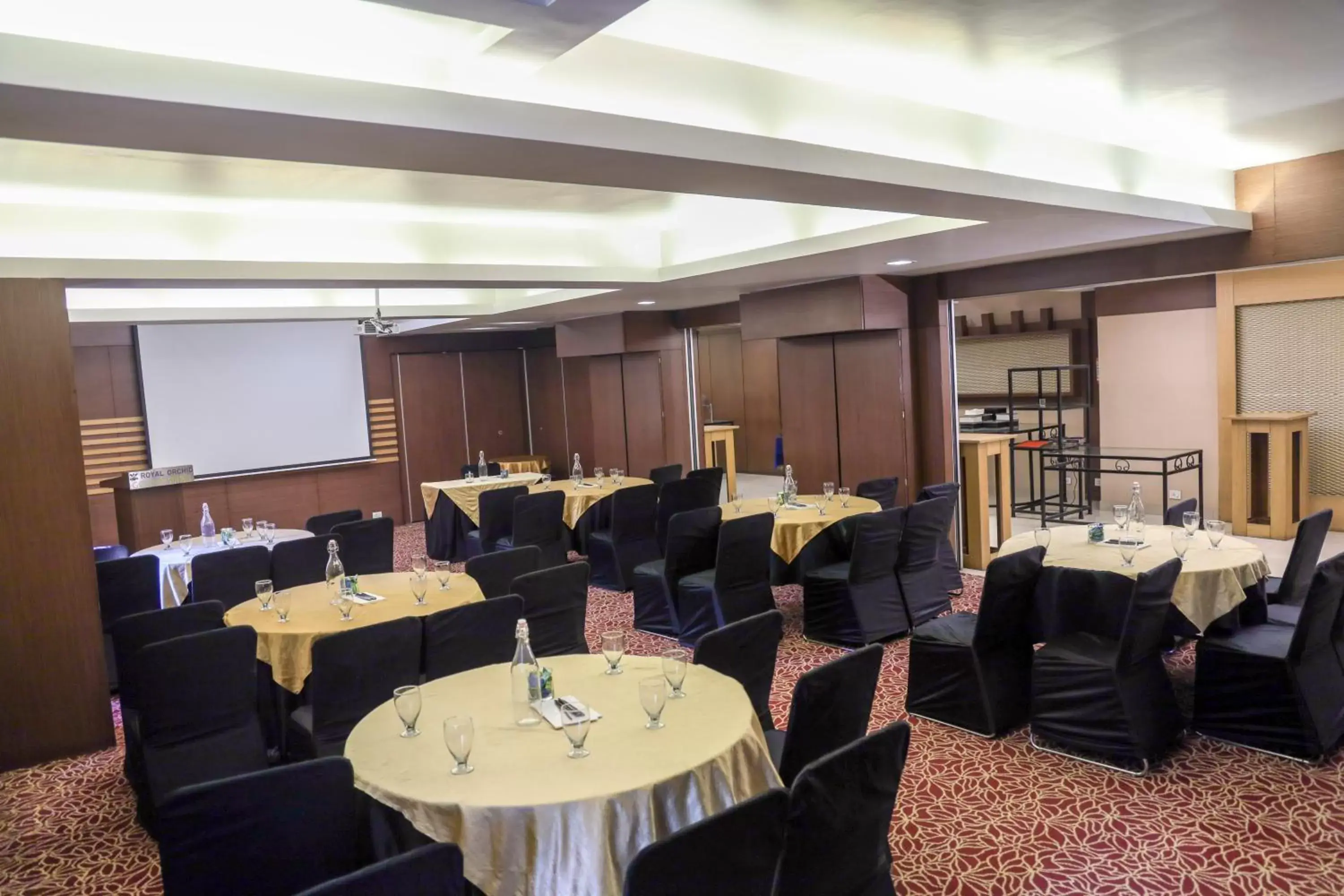 Meeting/conference room, Restaurant/Places to Eat in Royal Orchid Golden Suites Pune