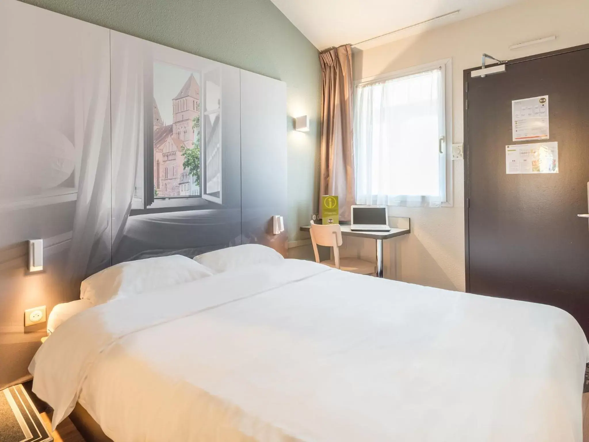 Photo of the whole room, Bed in B&B HOTEL Strasbourg Sud Geispolsheim