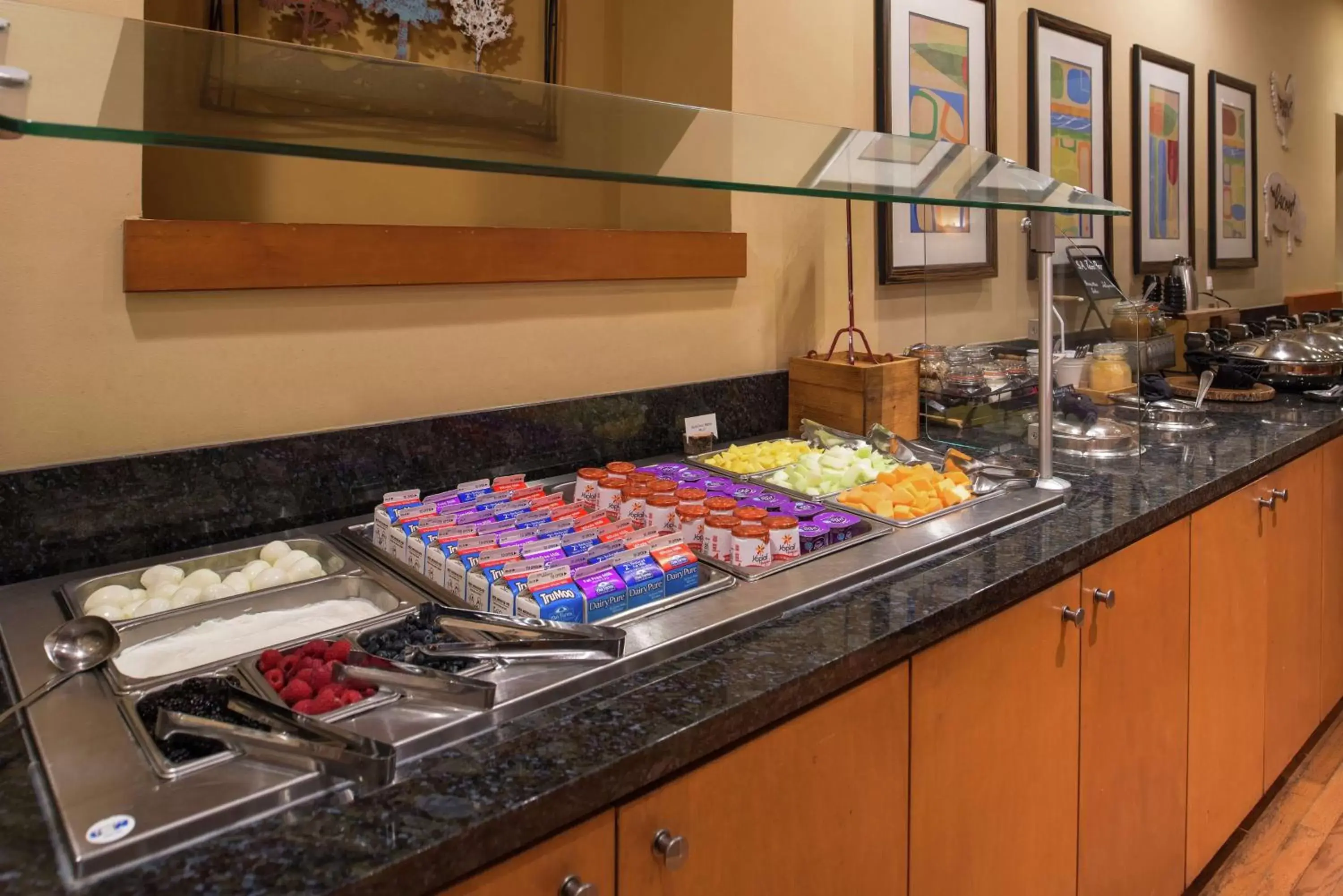 Dining area, Kitchen/Kitchenette in Hilton San Antonio Hill Country