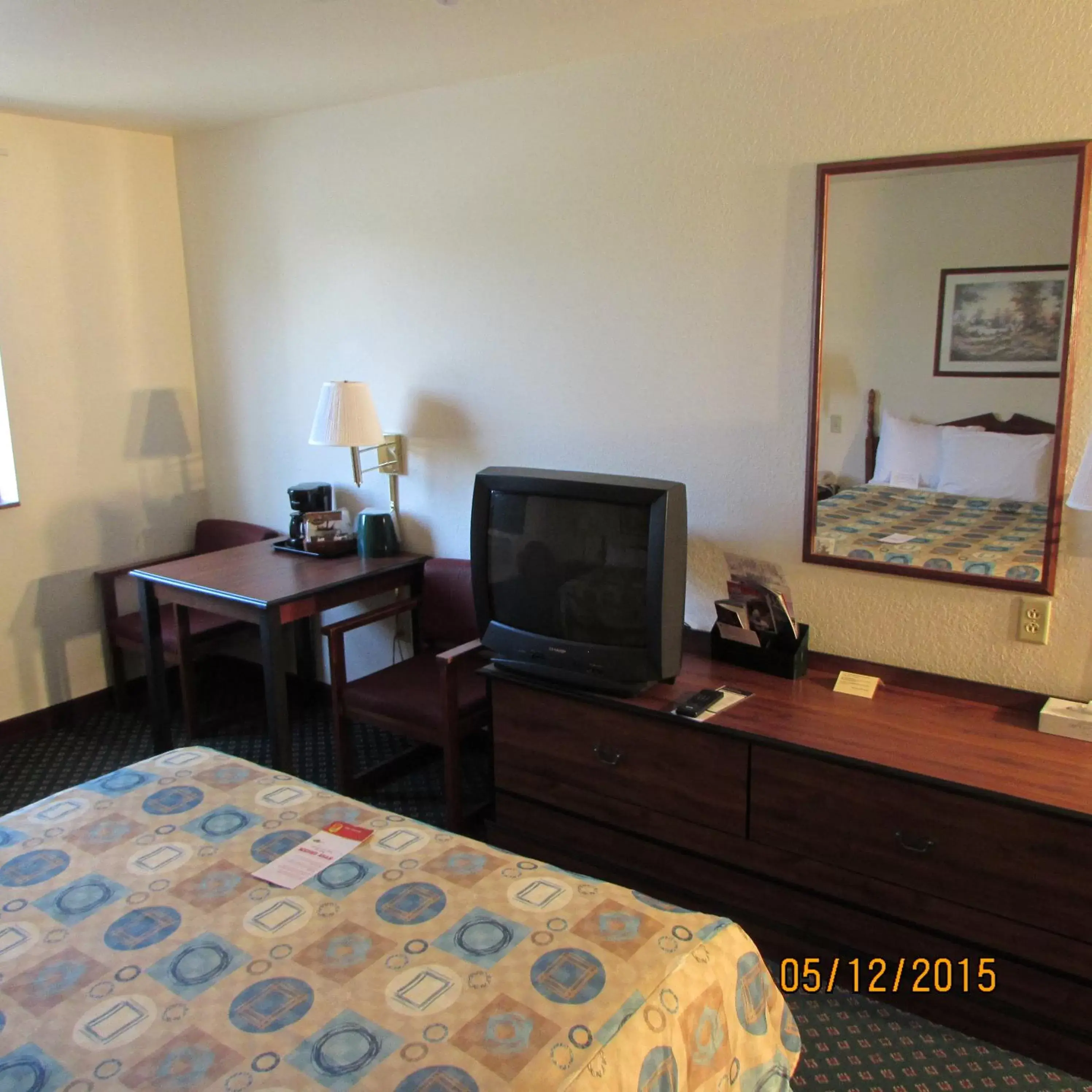 Queen Room - Non-Smoking in Super 8 by Wyndham Omaha Eppley Airport/Carter Lake