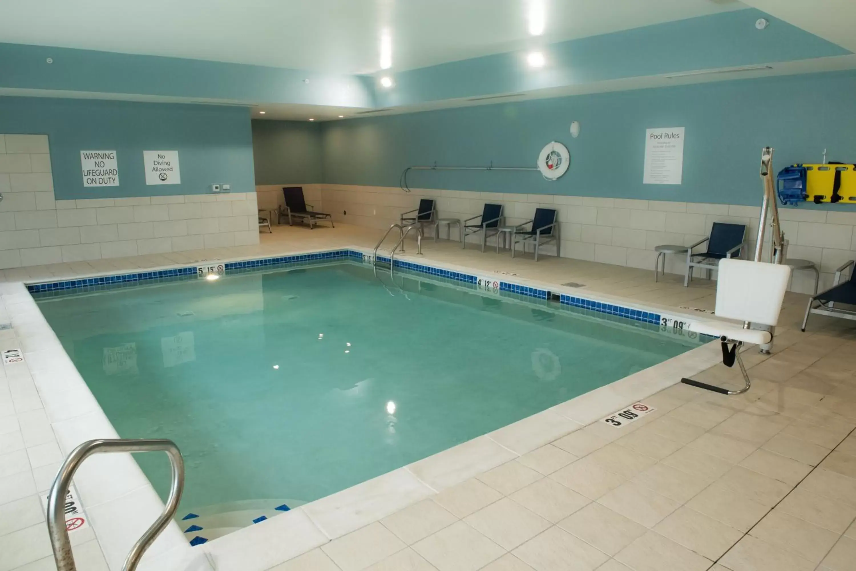 Swimming Pool in Holiday Inn Express & Suites - Mishawaka - South Bend, an IHG Hotel