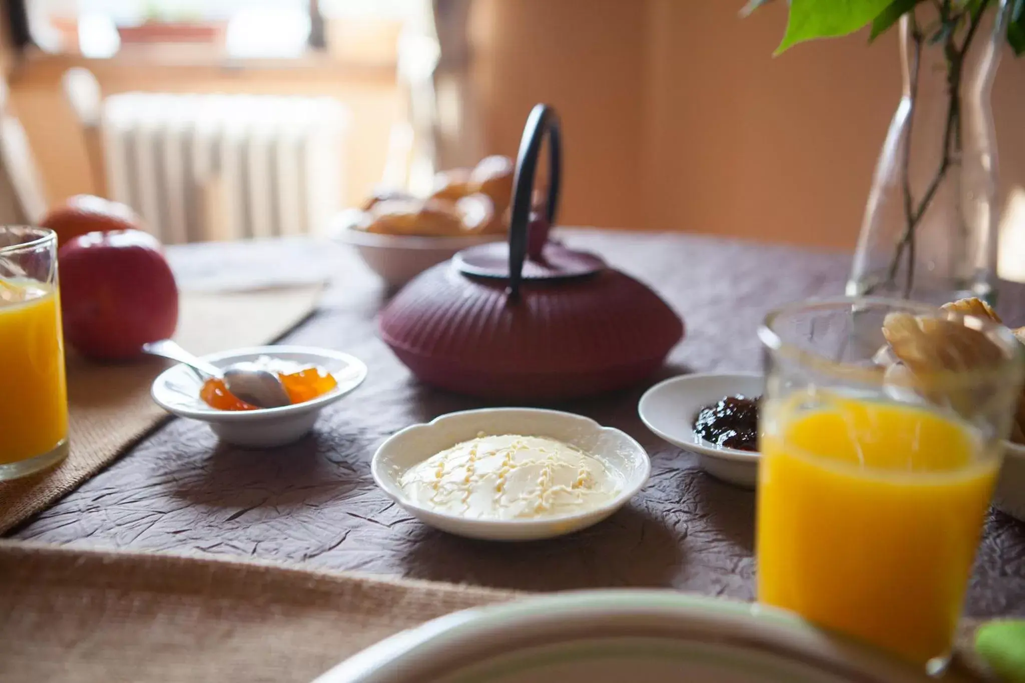 Continental breakfast in Au coeur de Montastruc-la-Conseillère - Chambres d'hôtes