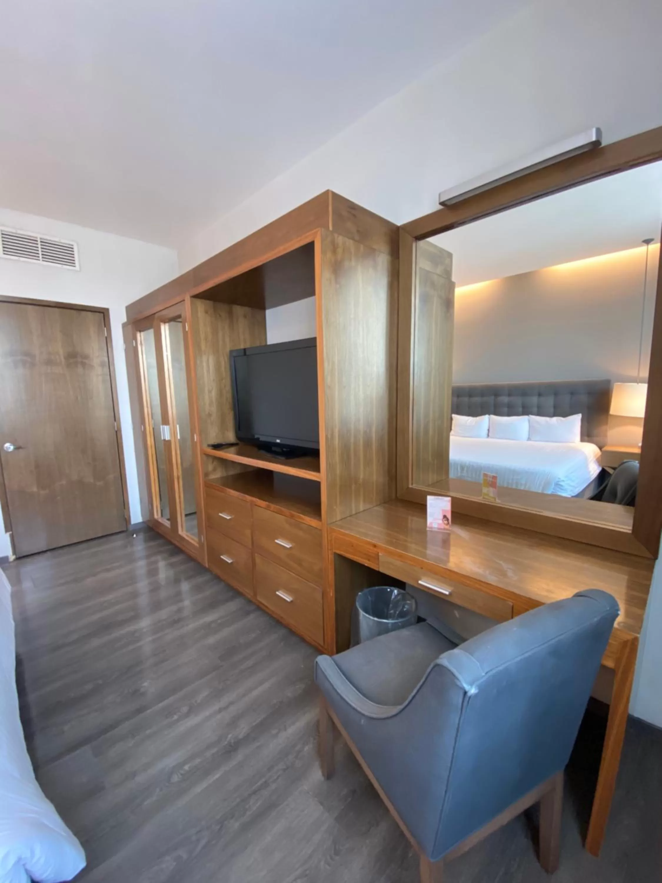 TV and multimedia, TV/Entertainment Center in Suites Del Ángel