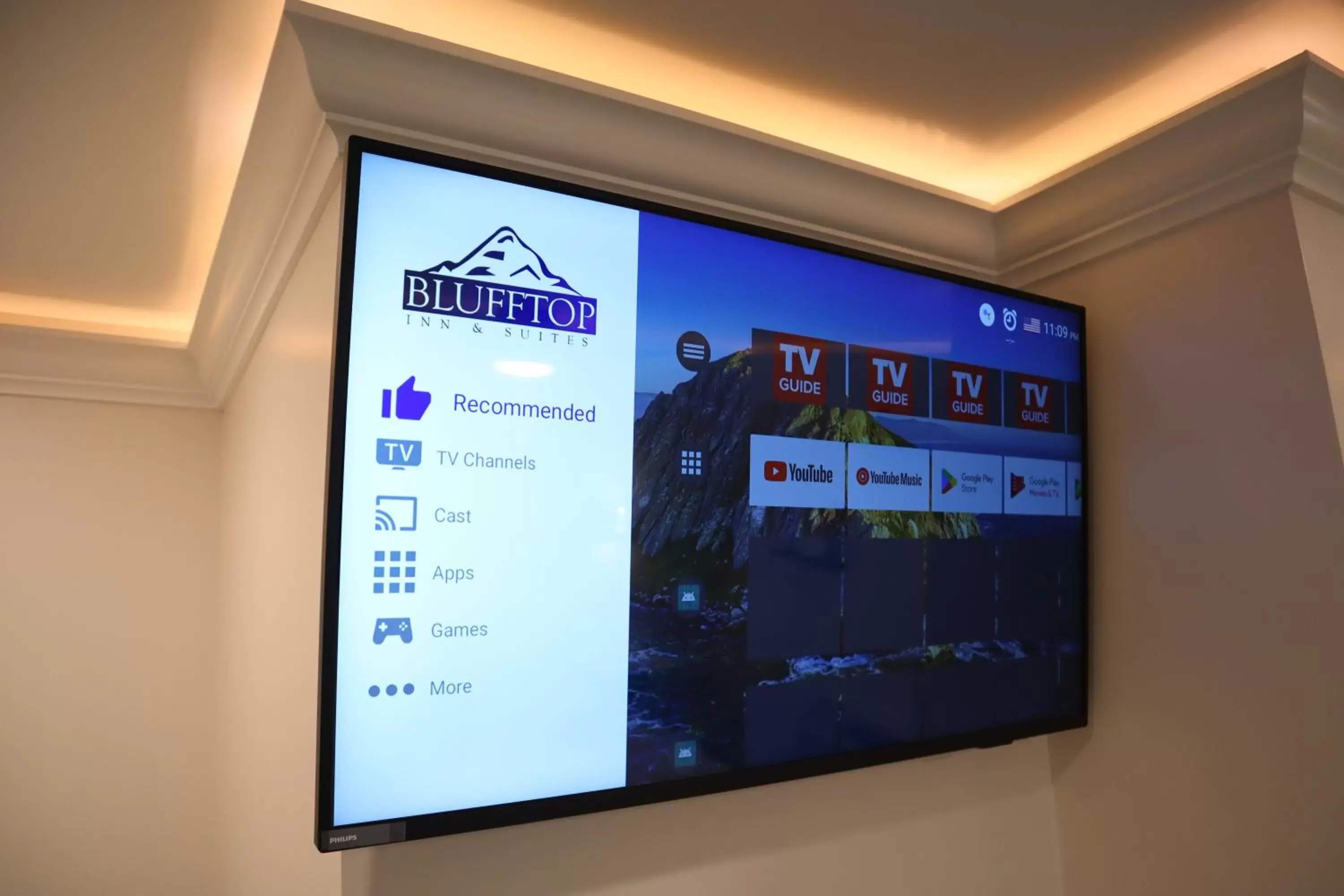 TV and multimedia in Blufftop Inn & Suites - Wharf/Restaurant District TV and multimedia in Blufftop Inn & Suites - Wharf/Restaurant District