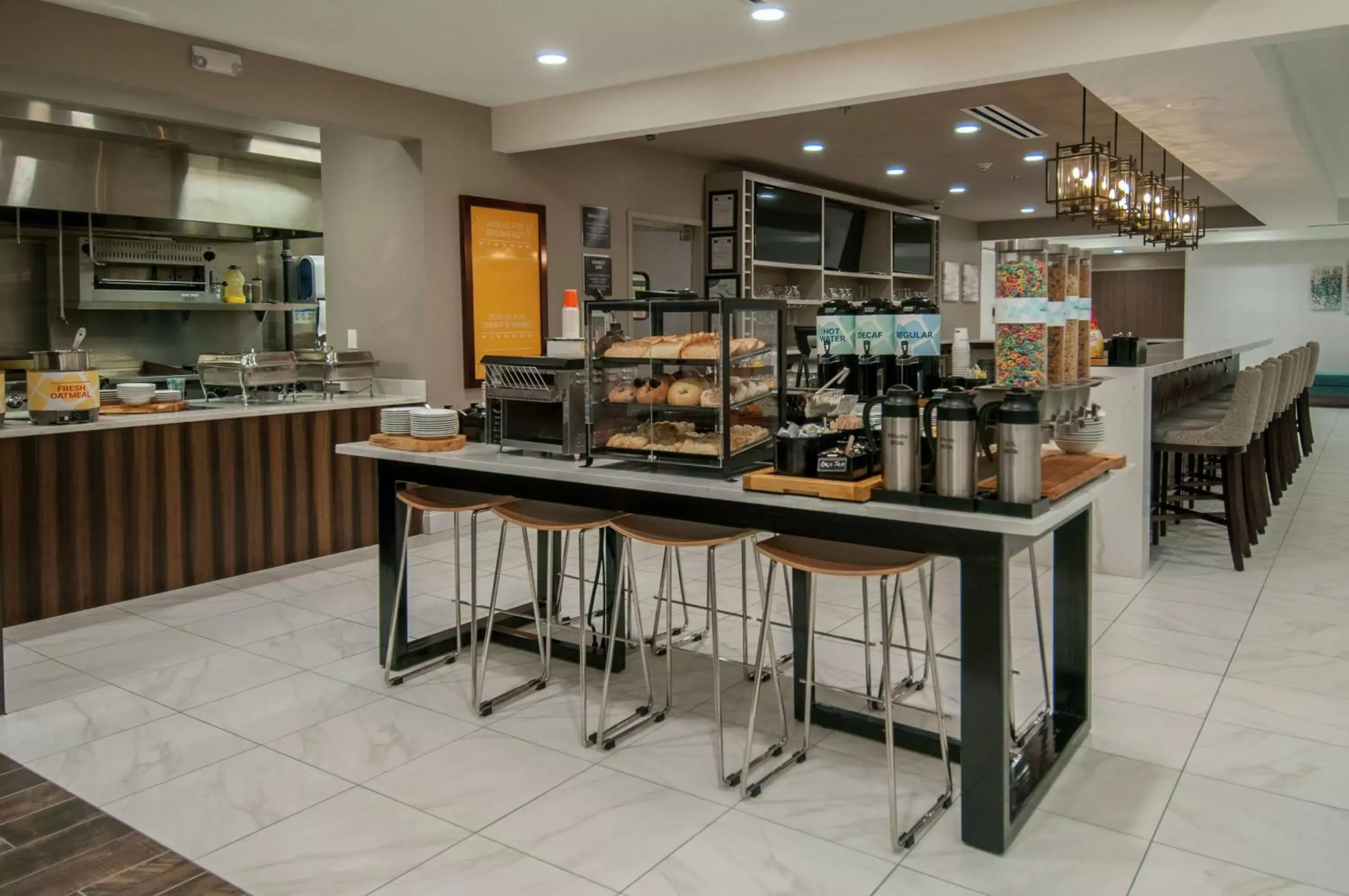 Dining area, Restaurant/Places to Eat in Hilton Garden Inn Jackson/Clinton