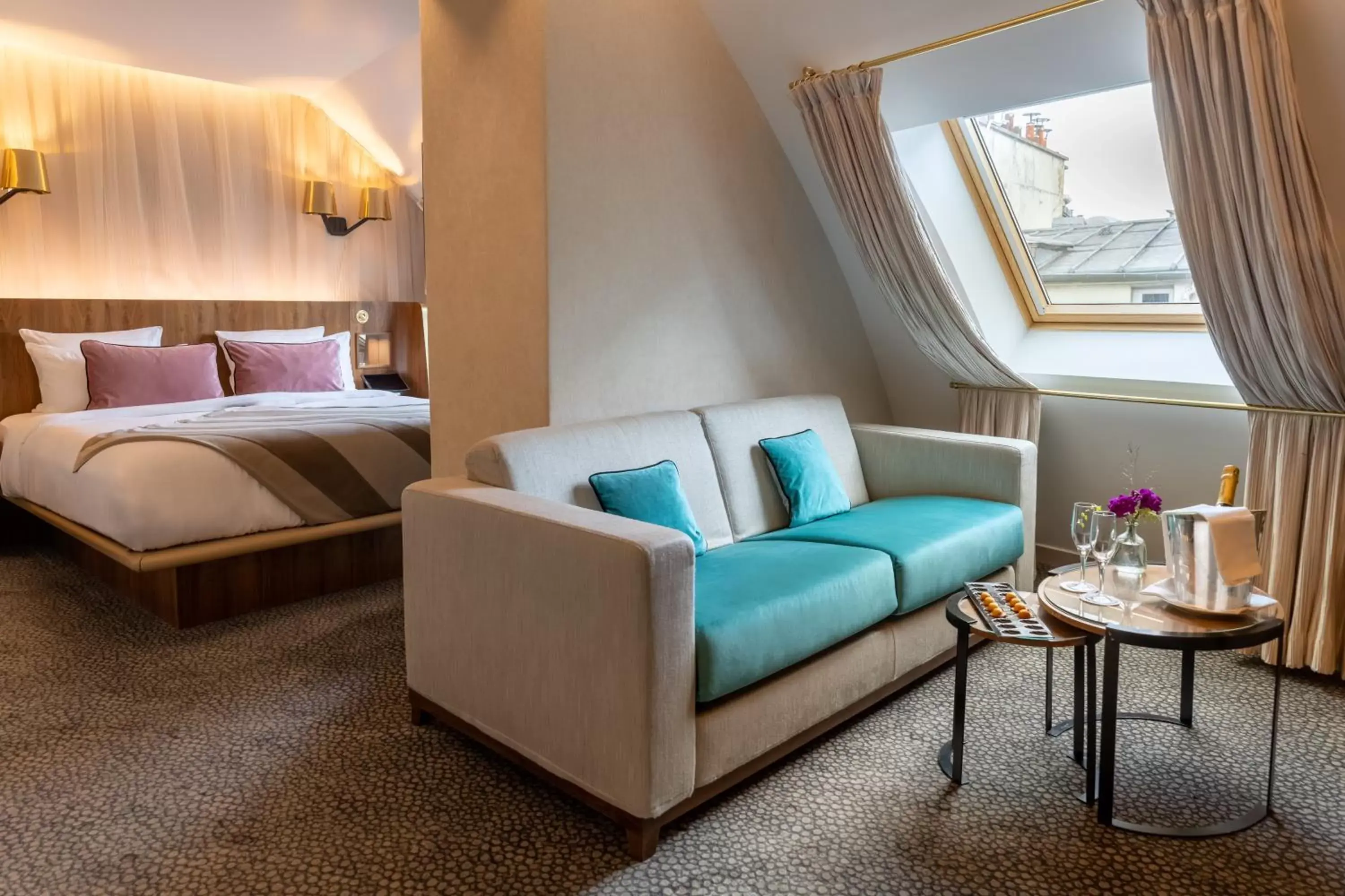 Bedroom, Seating Area in Maison Albar Hotels Le Pont-Neuf