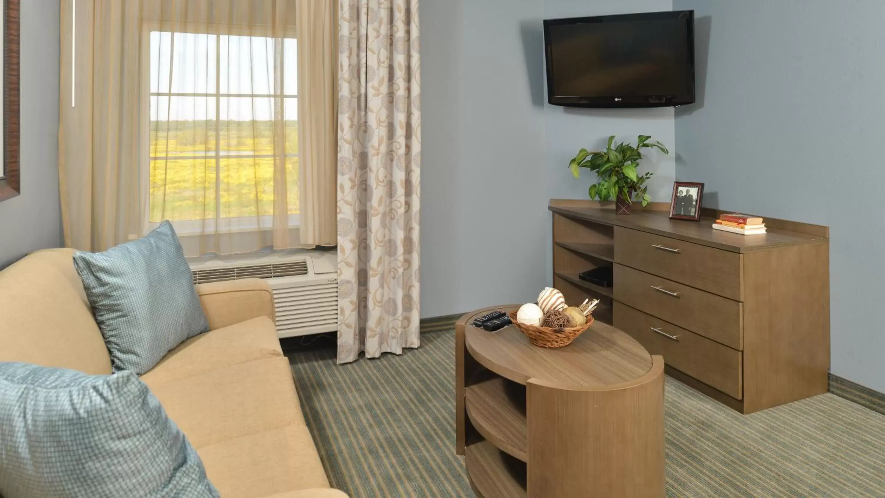 Photo of the whole room, TV/Entertainment Center in Candlewood Suites Houma, an IHG Hotel