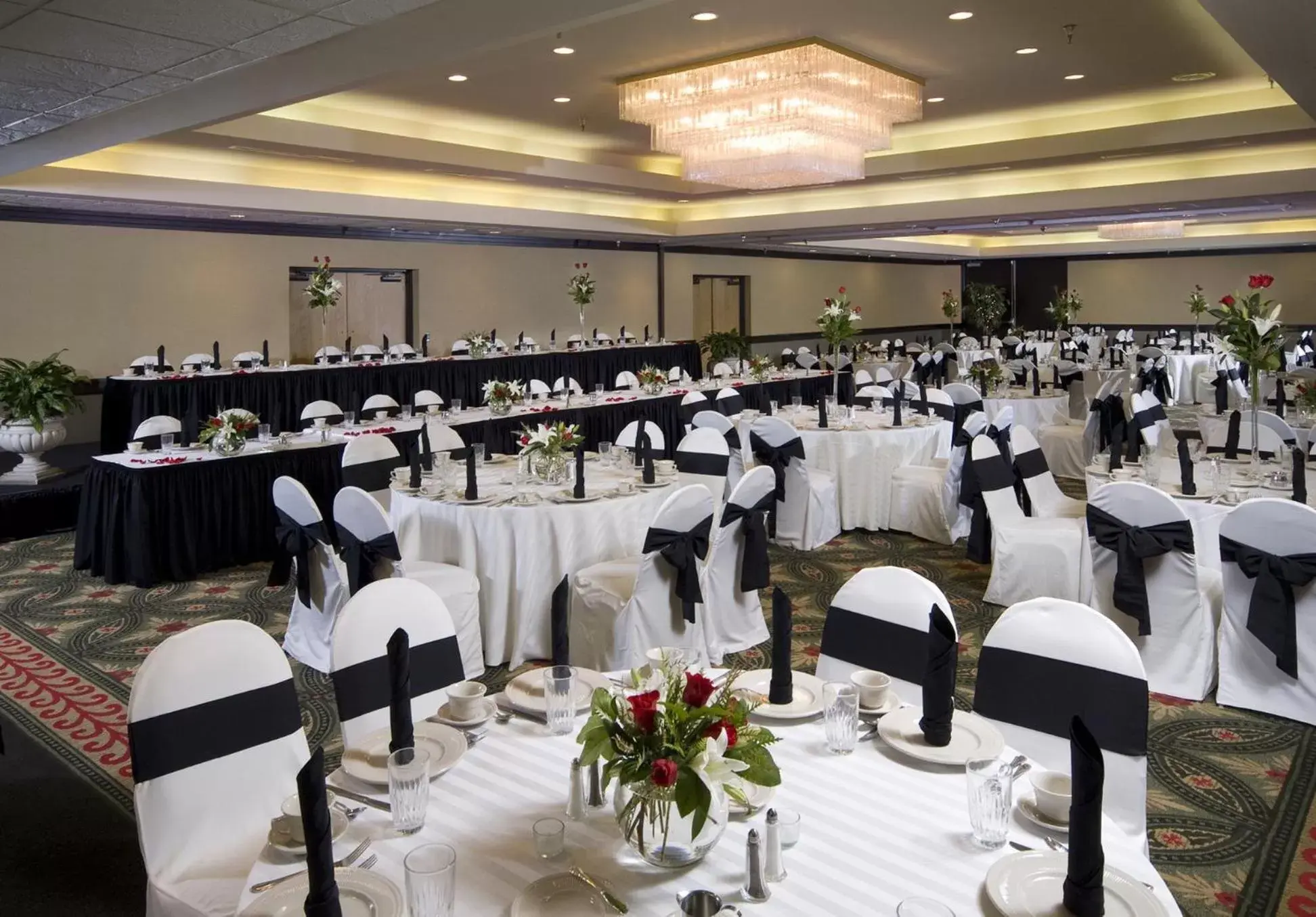 Banquet/Function facilities, Banquet Facilities in Crowne Plaza Indianapolis-Airport, an IHG Hotel