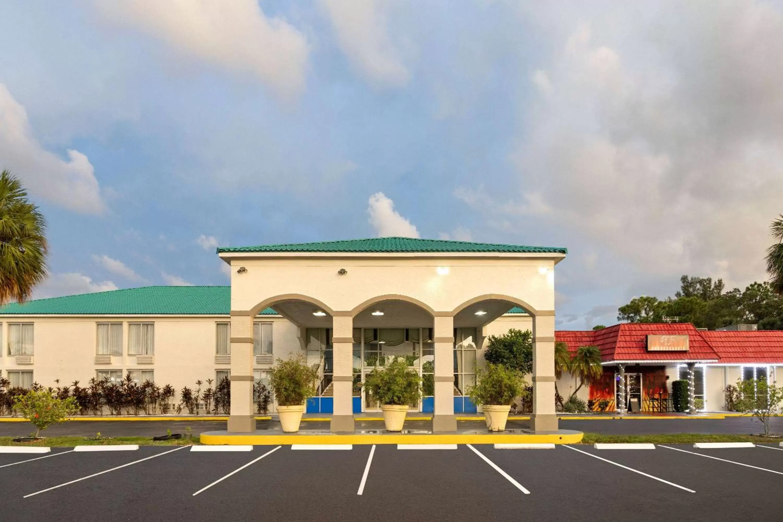 Property Building in Days Inn by Wyndham Fort Pierce Midtown