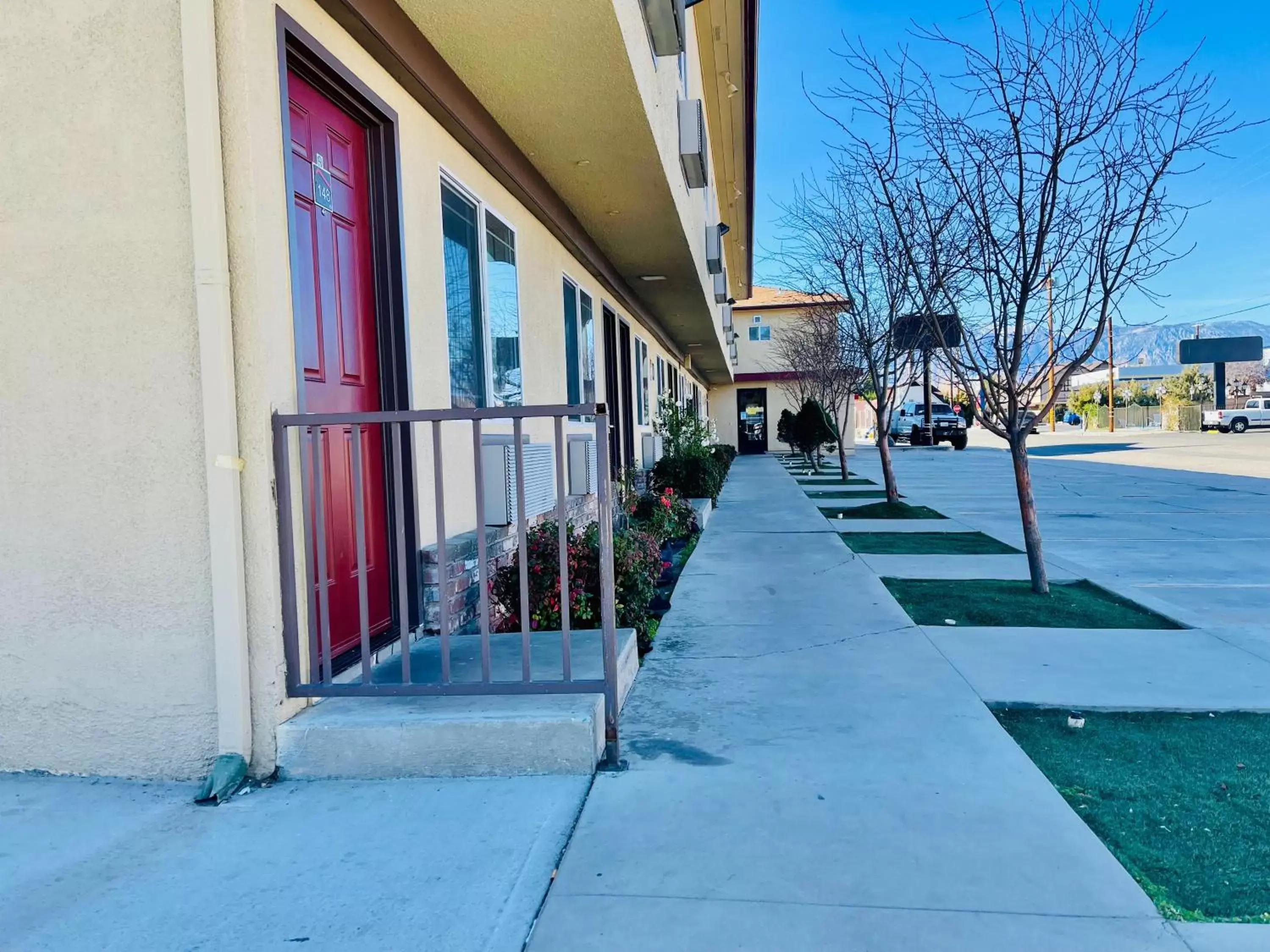 Property building in Quality Inn Bishop near Mammoth