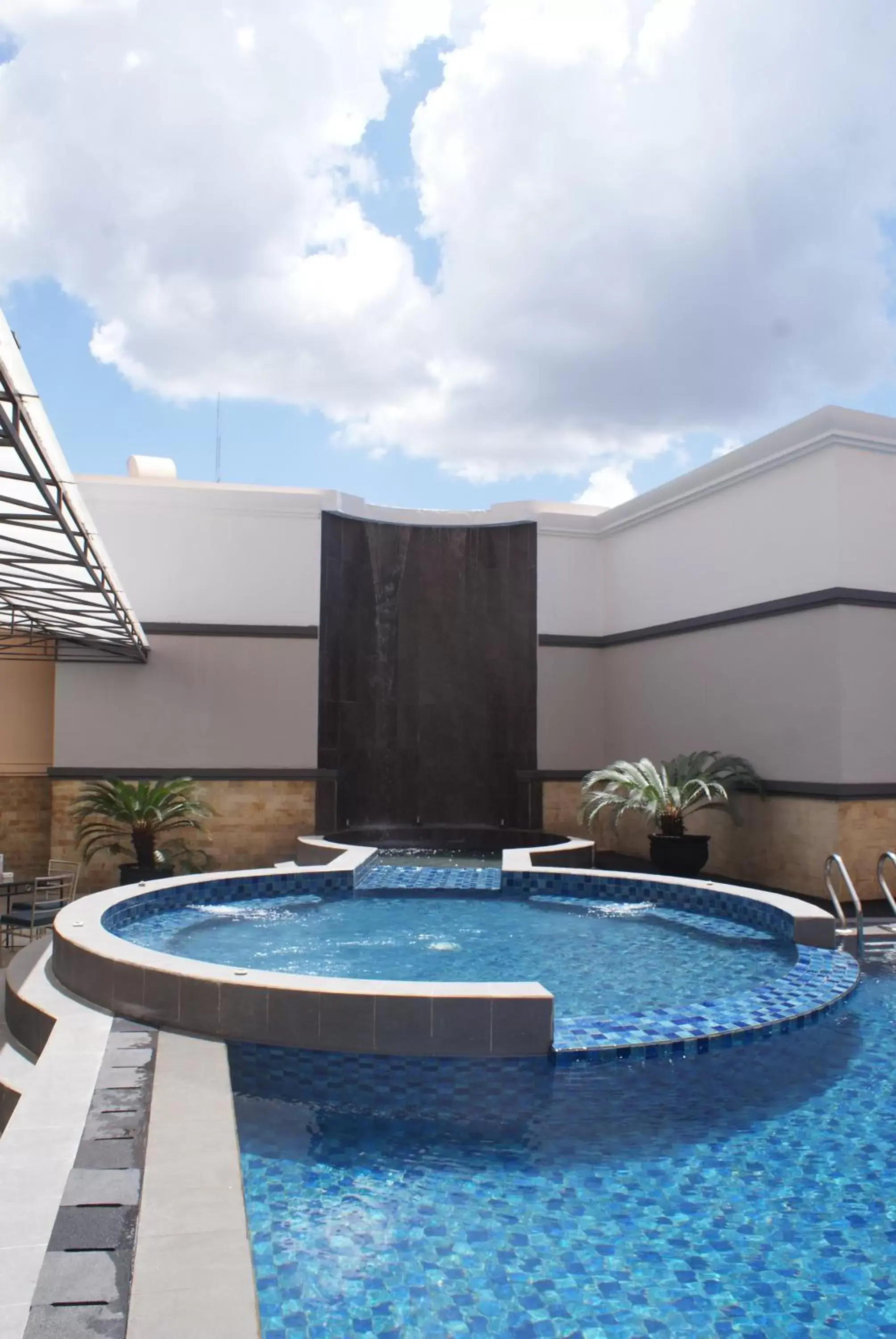 Swimming Pool in Swiss-Belhotel Borneo Samarinda