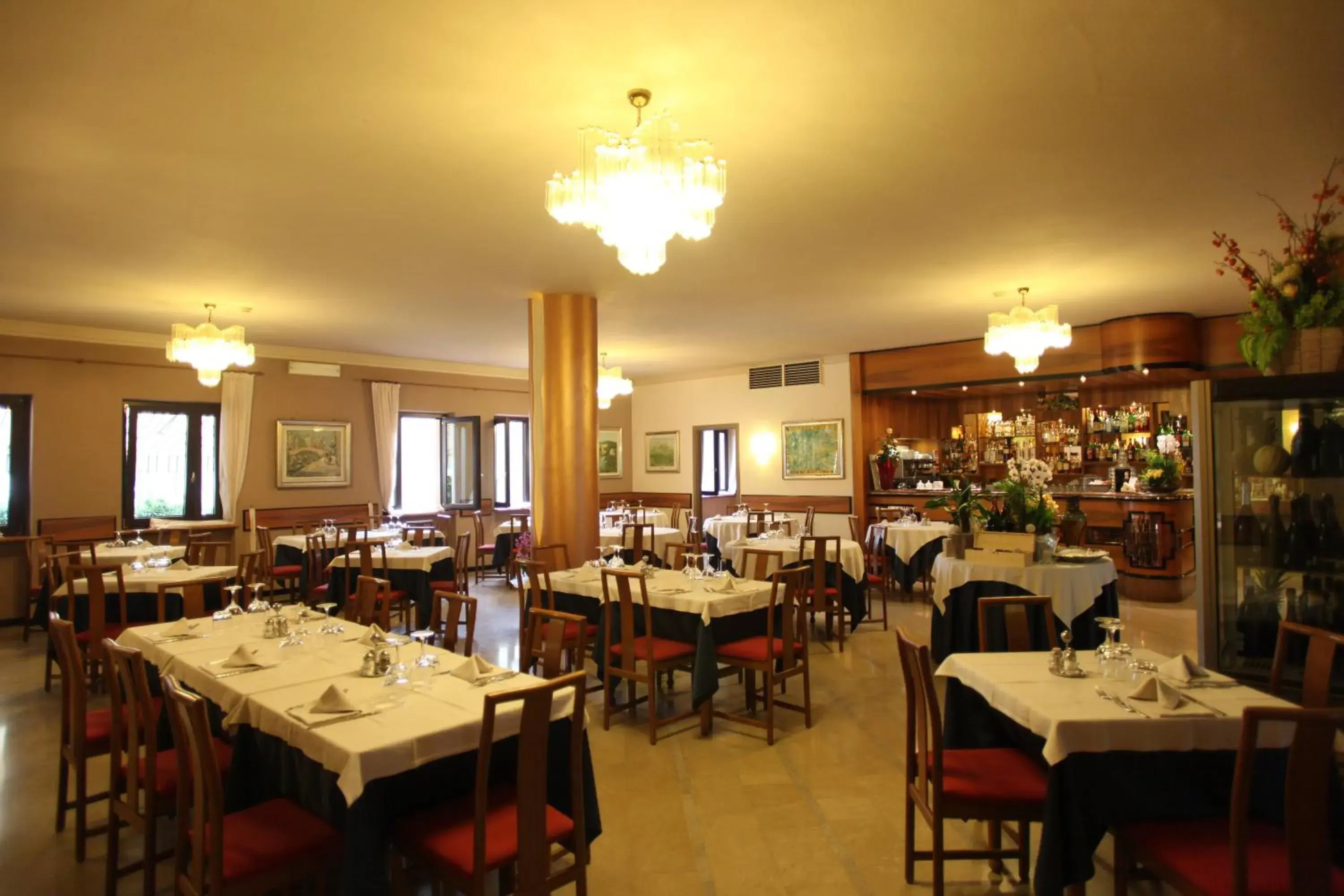 Restaurant/Places to Eat in Albergo Ristorante Papa