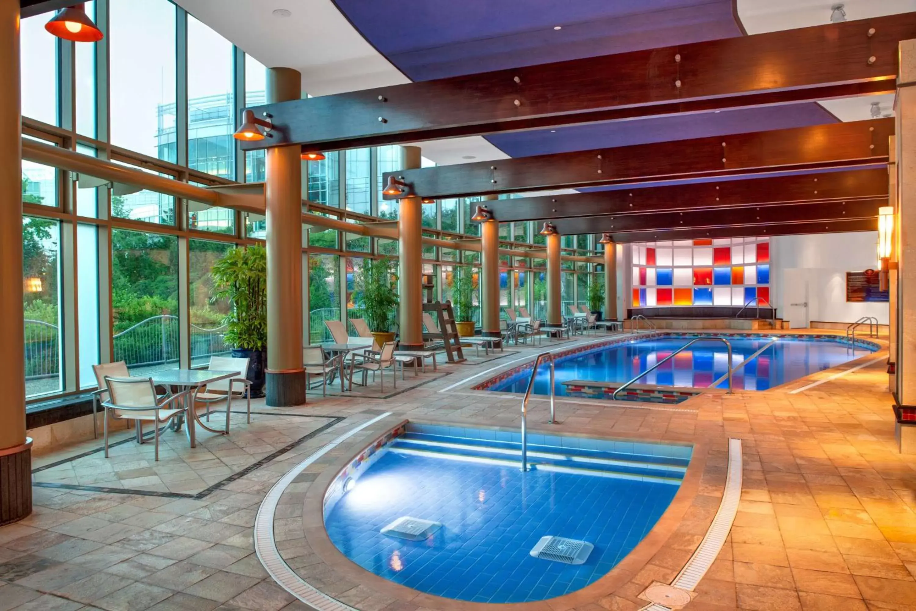Pool view, Swimming Pool in Hilton Lac-Leamy