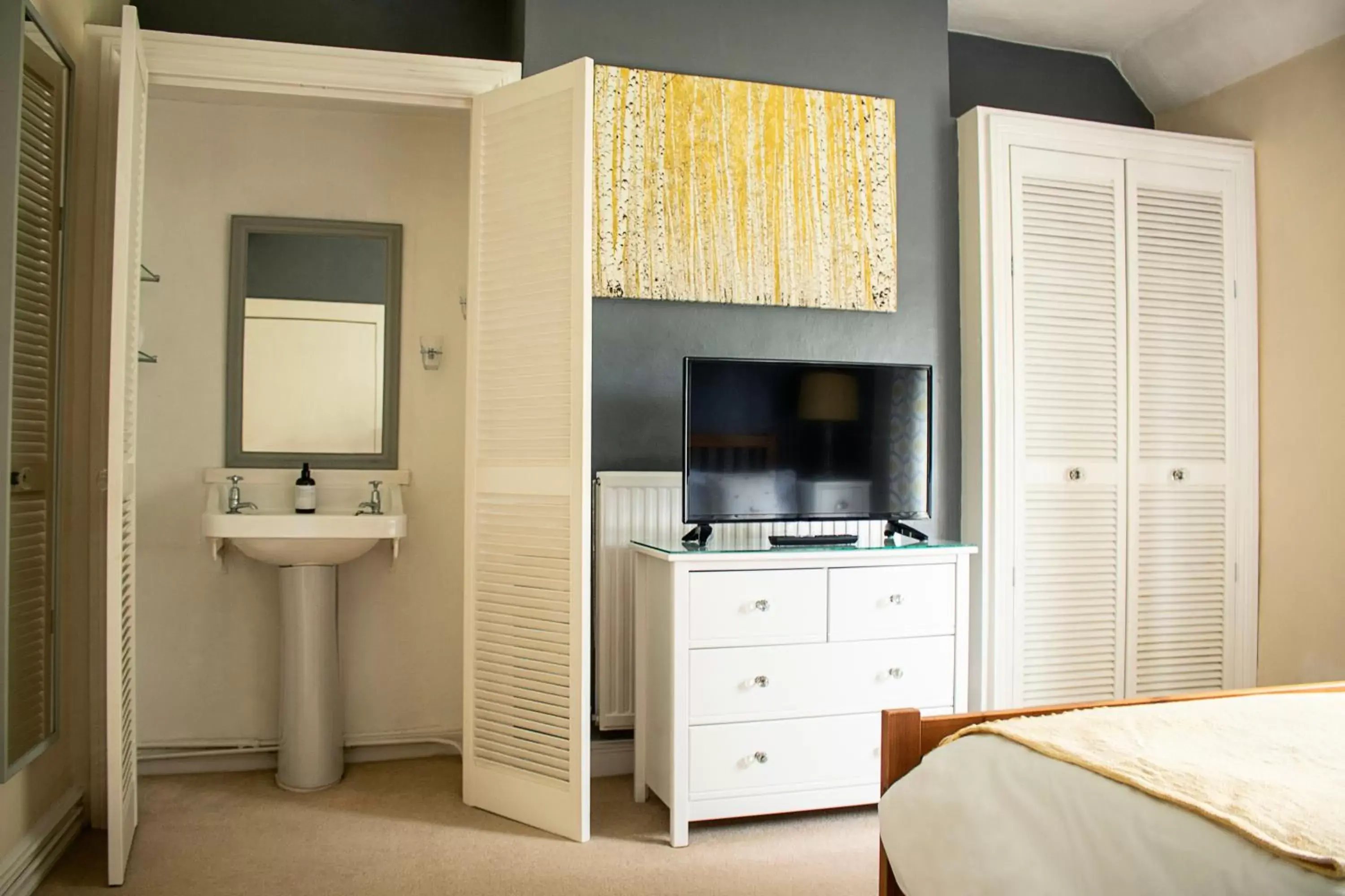 Bedroom, TV/Entertainment Center in Littlewell Farm