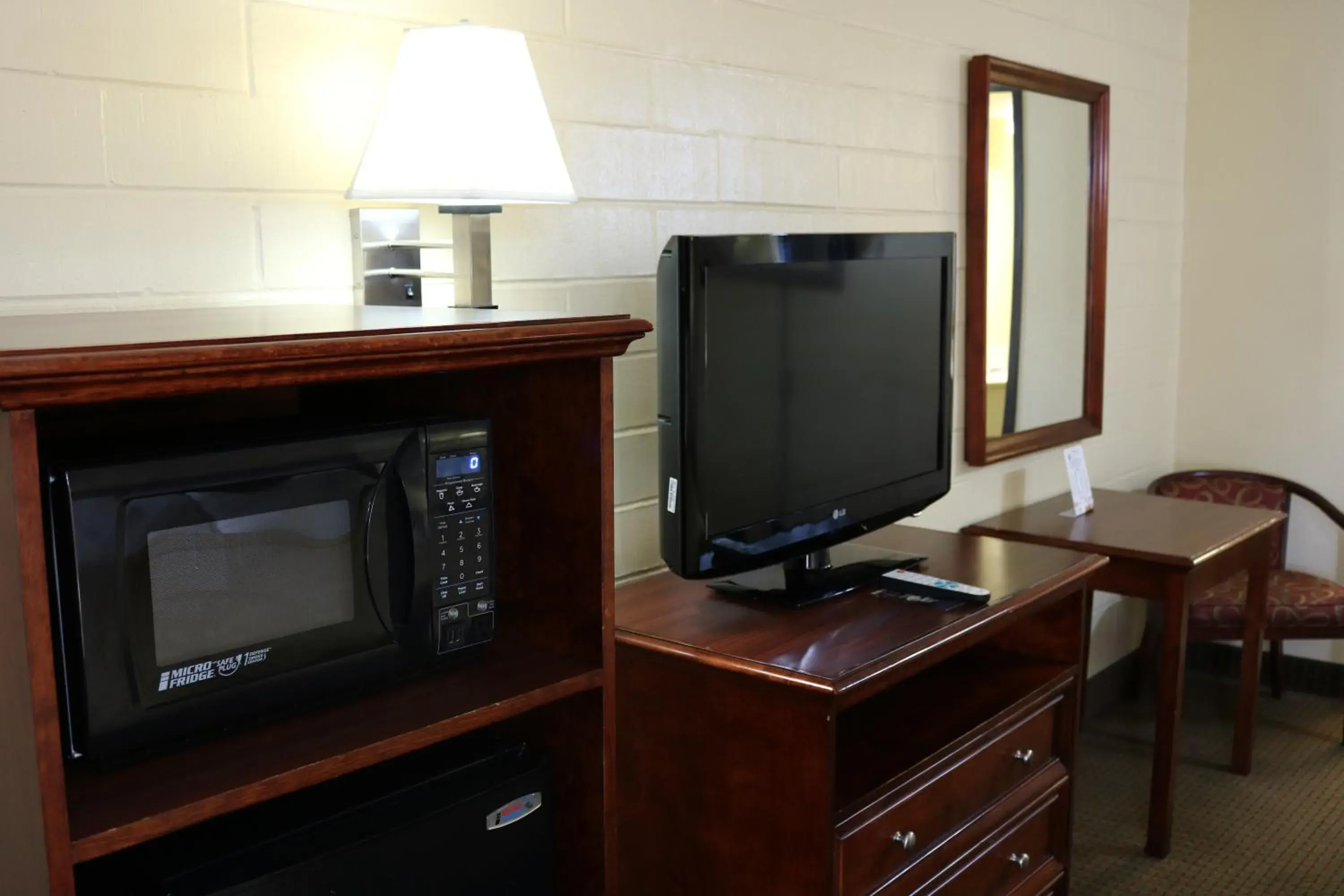 TV and multimedia, TV/Entertainment Center in Budget Inn Flagstaff