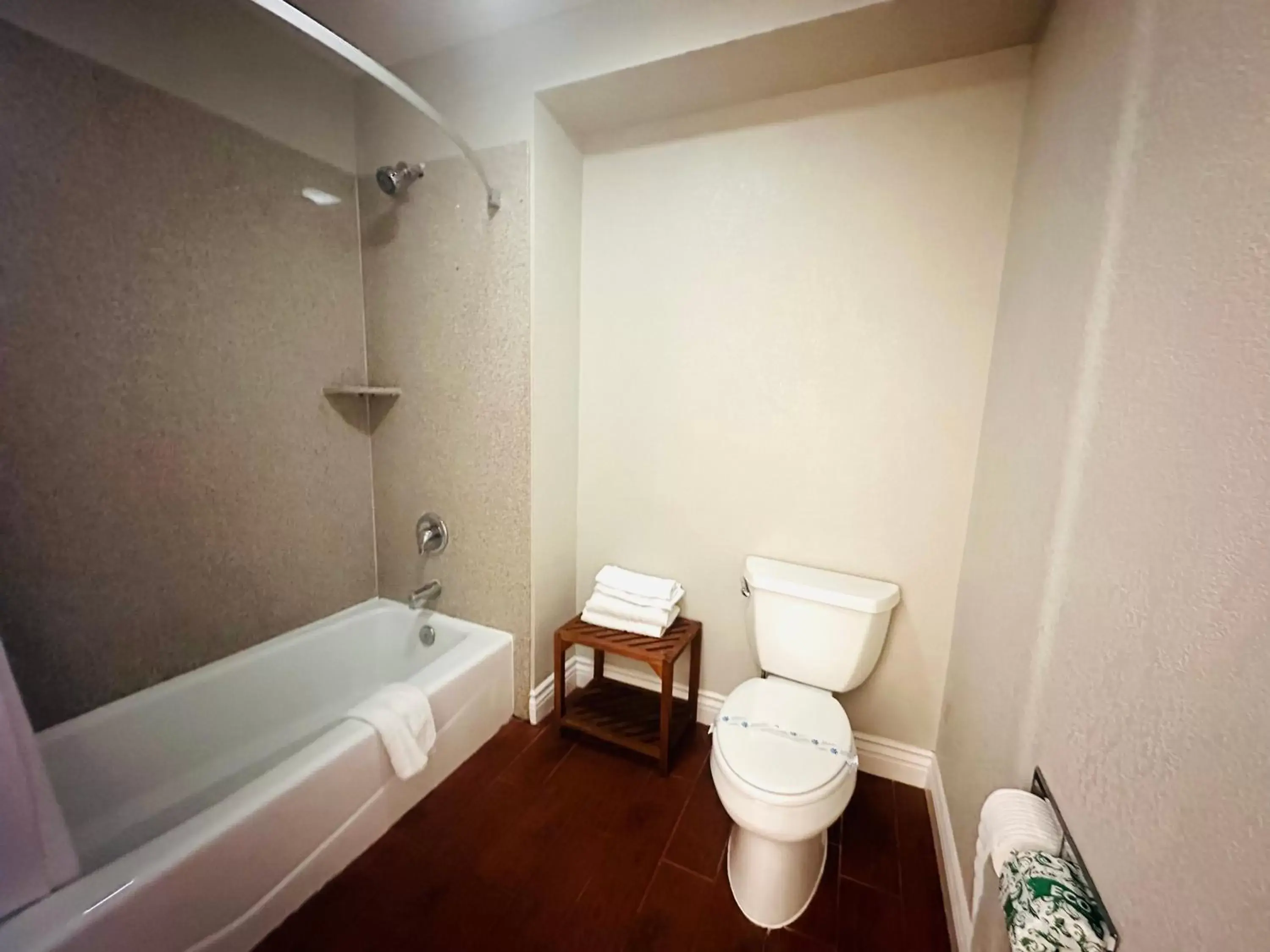 Bathroom in Casa Blanca Hotel & Suites Orange
