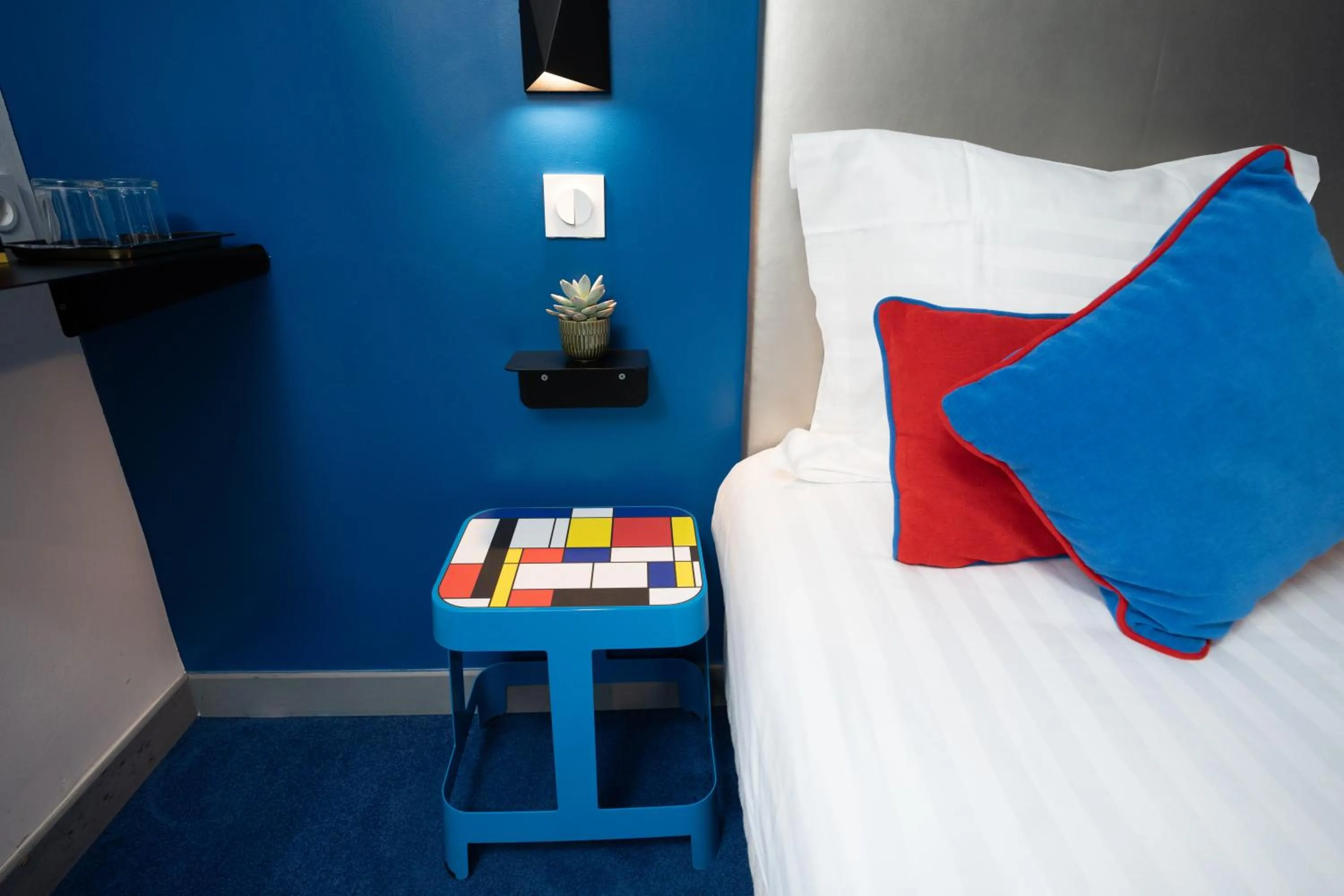 Bed in Hôtel Du Mont Dore Batignolles