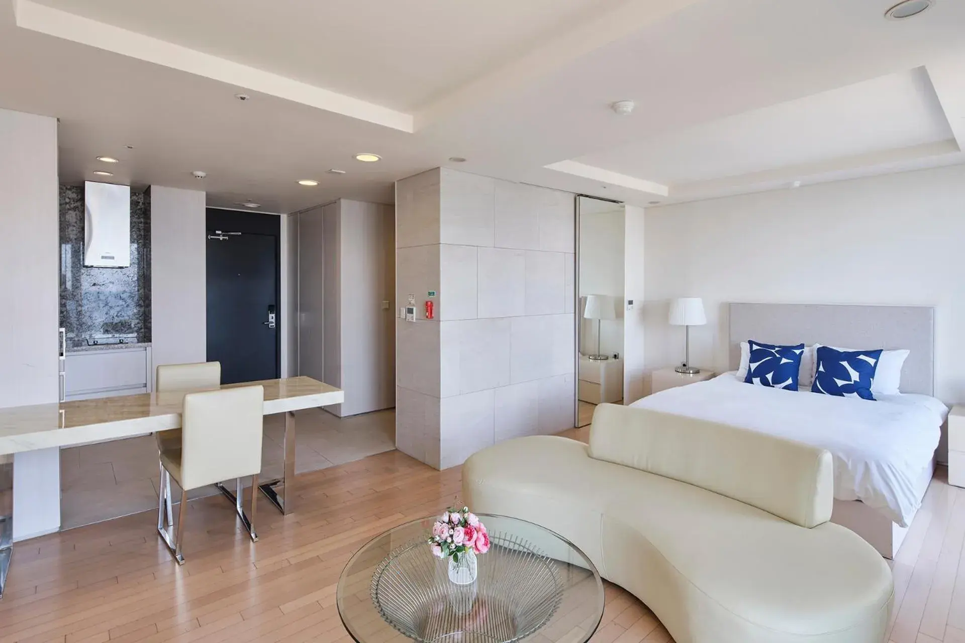 Bed in The Island Blue Hotel Bed in The Island Blue Hotel