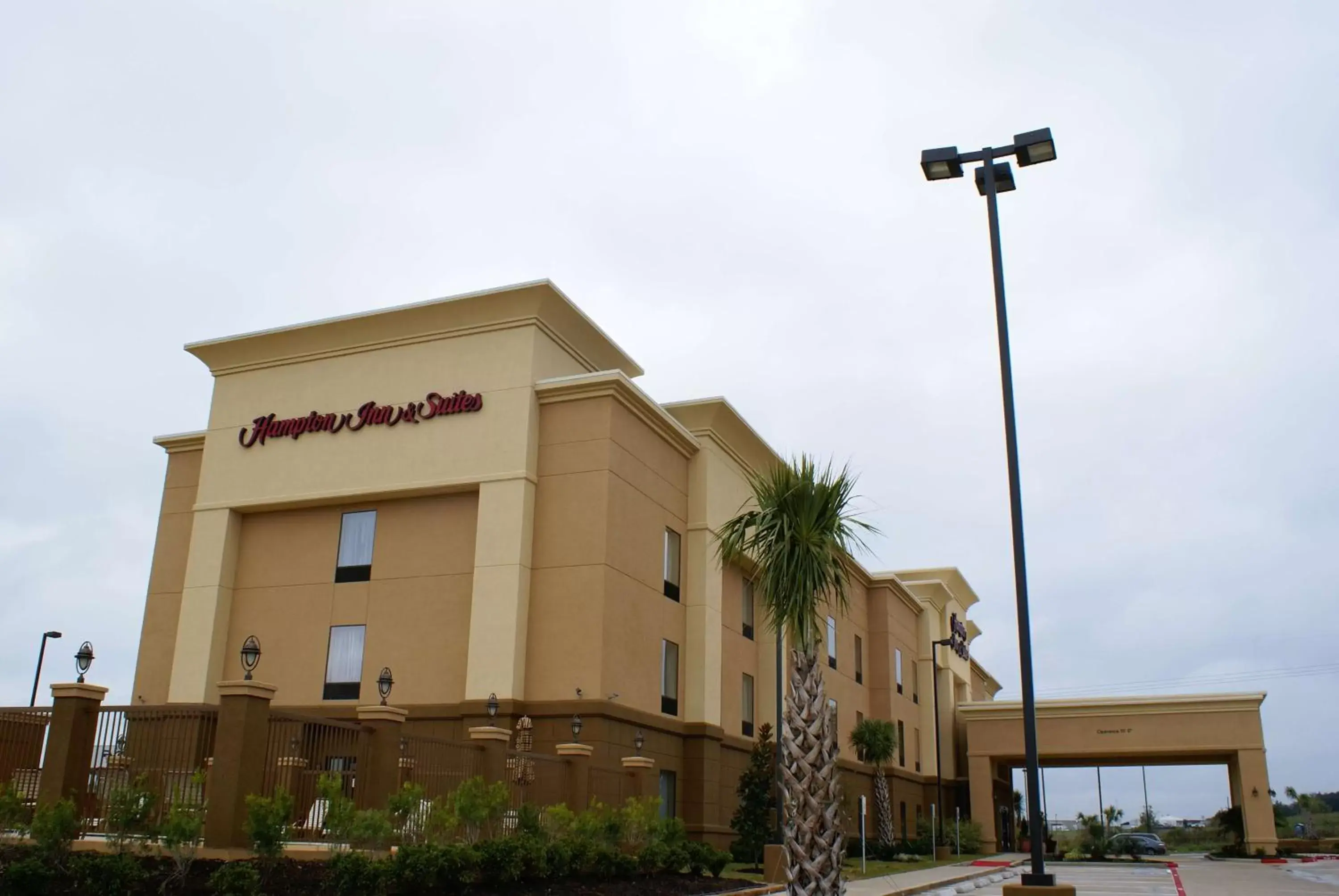 Property Building in Hampton Inn & Suites Brenham