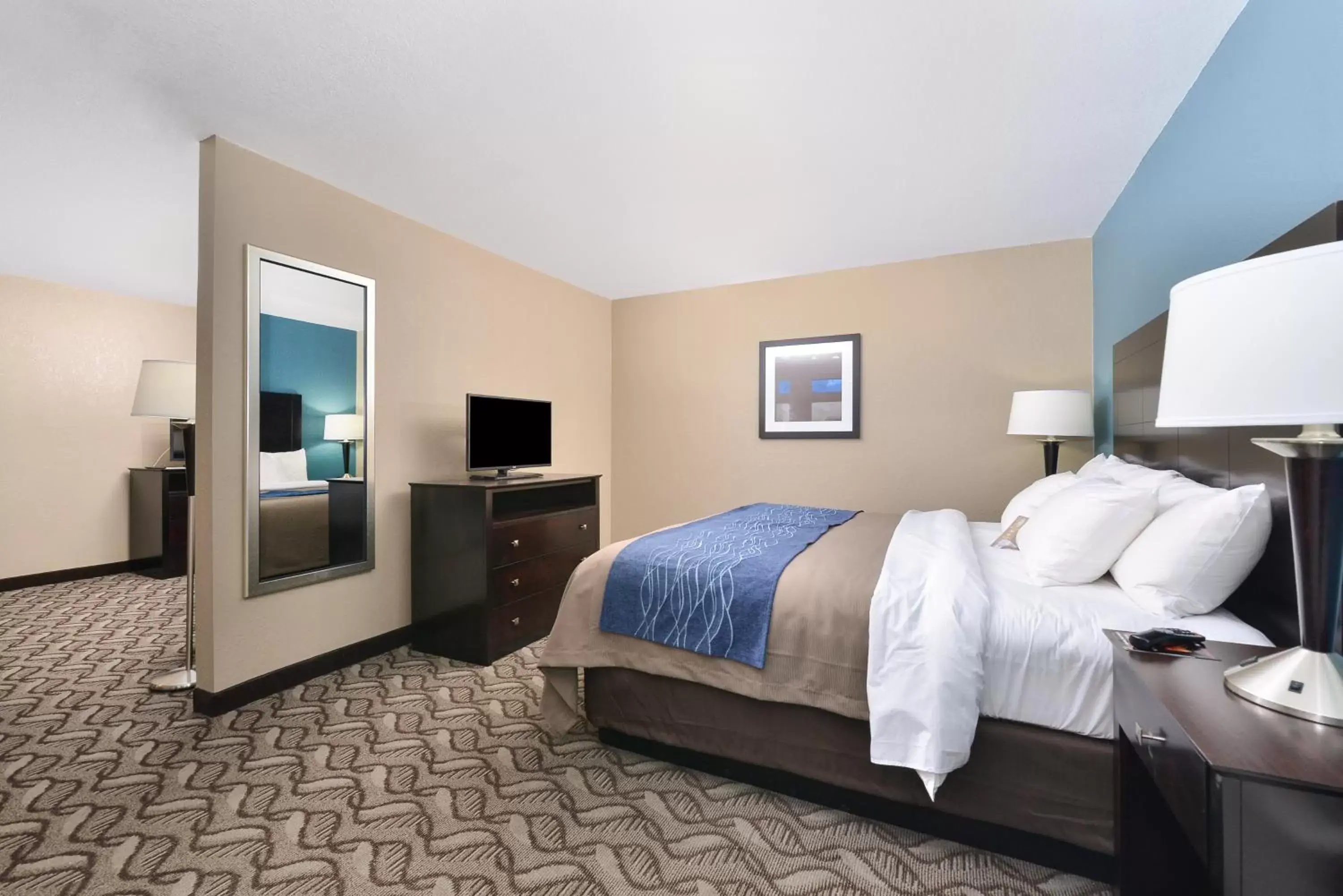 Bedroom, Bed in Comfort Inn & Suites Springfield I-55