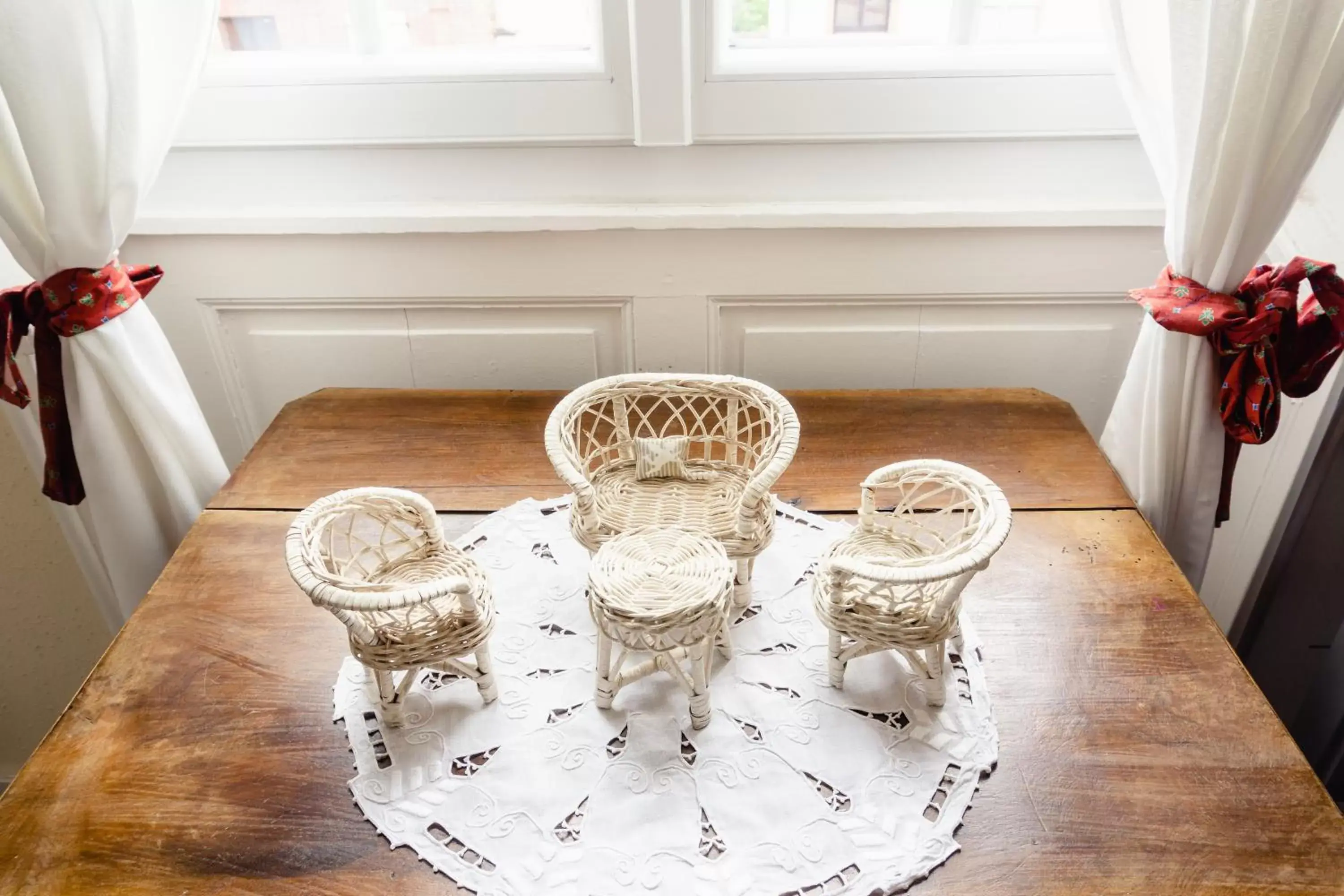 Dining Area in Vanille Bourbon