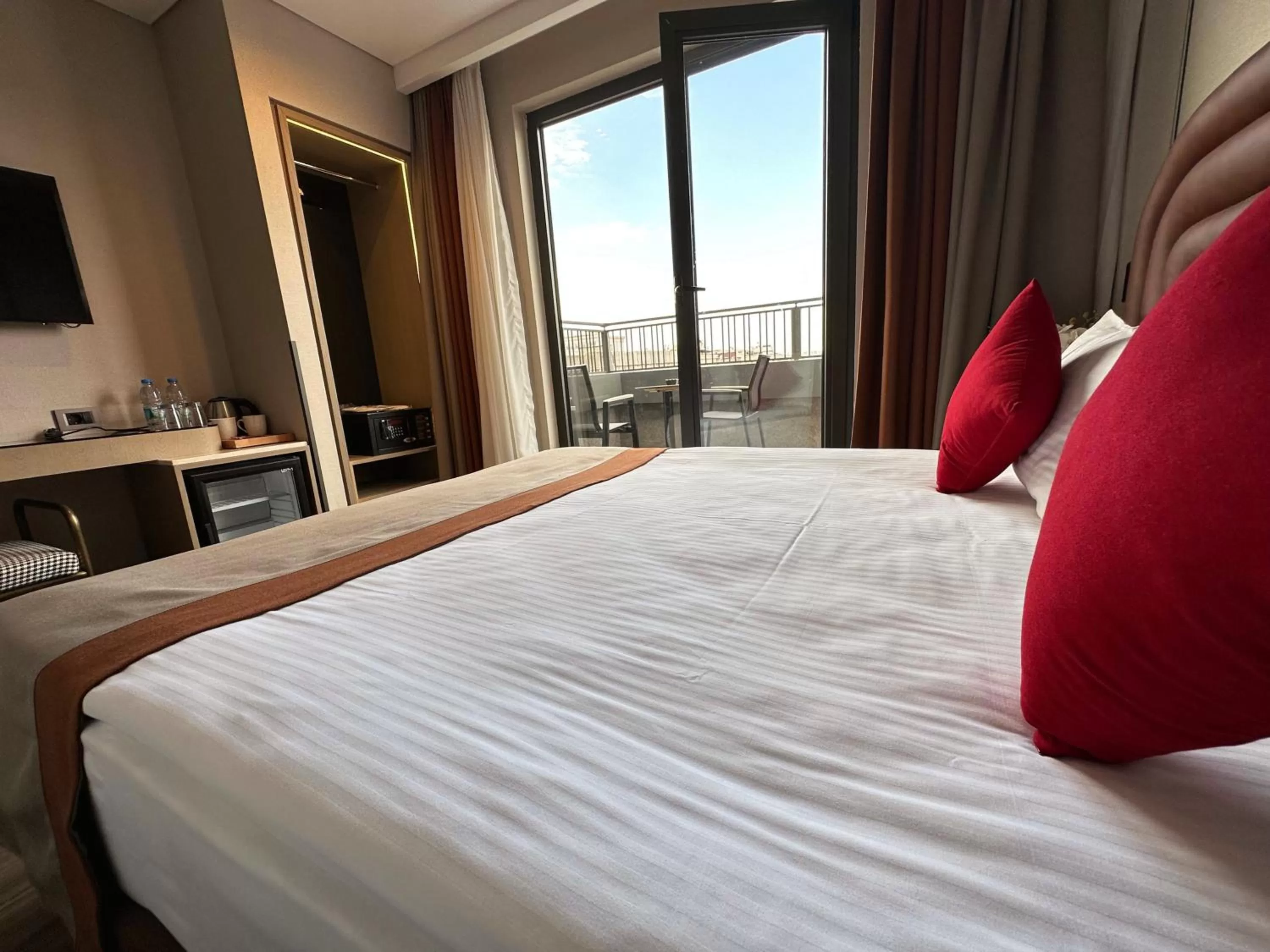 Bed in Edition Old City Hotel