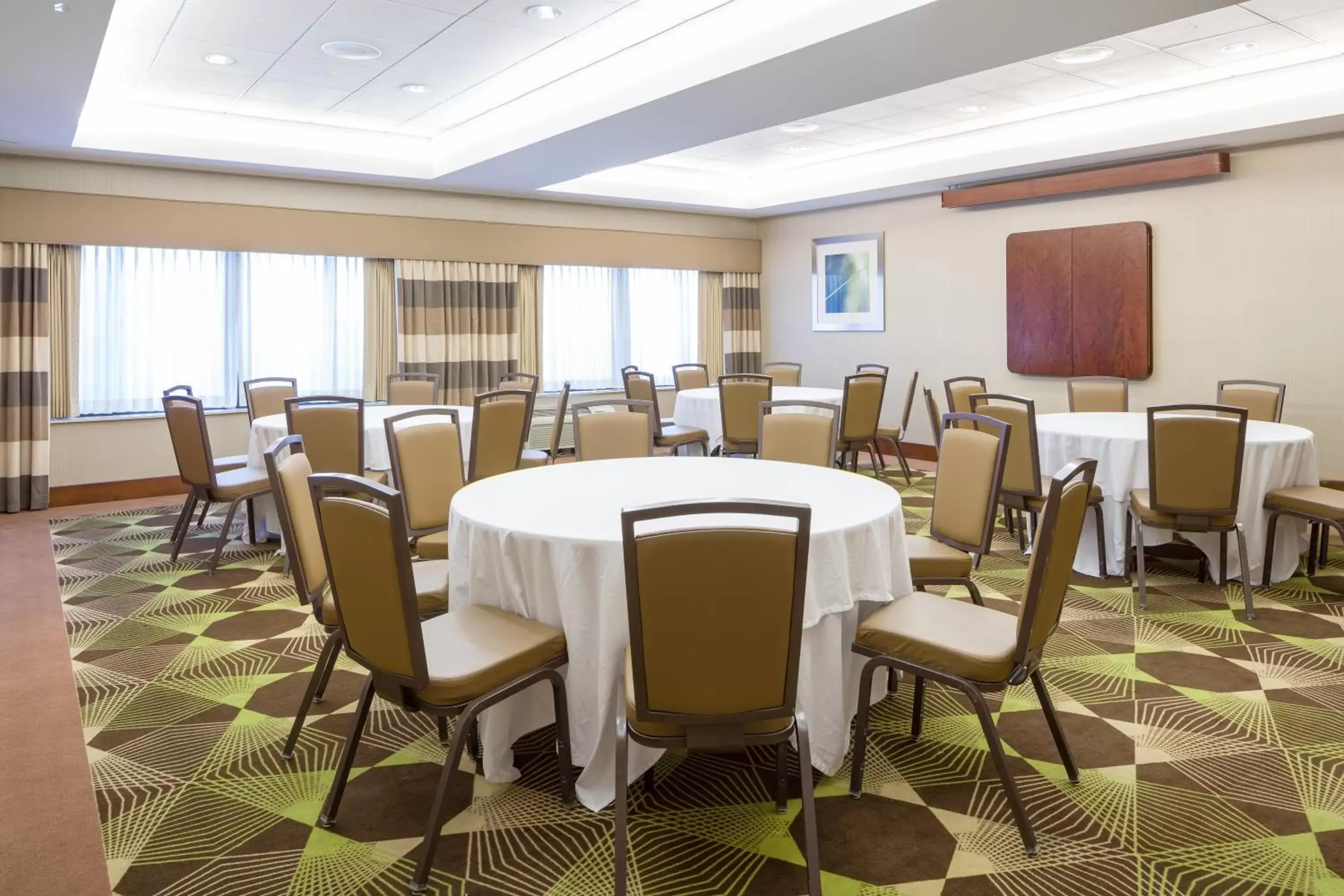 Meeting/conference room in Holiday Inn Manchester Airport, an IHG Hotel